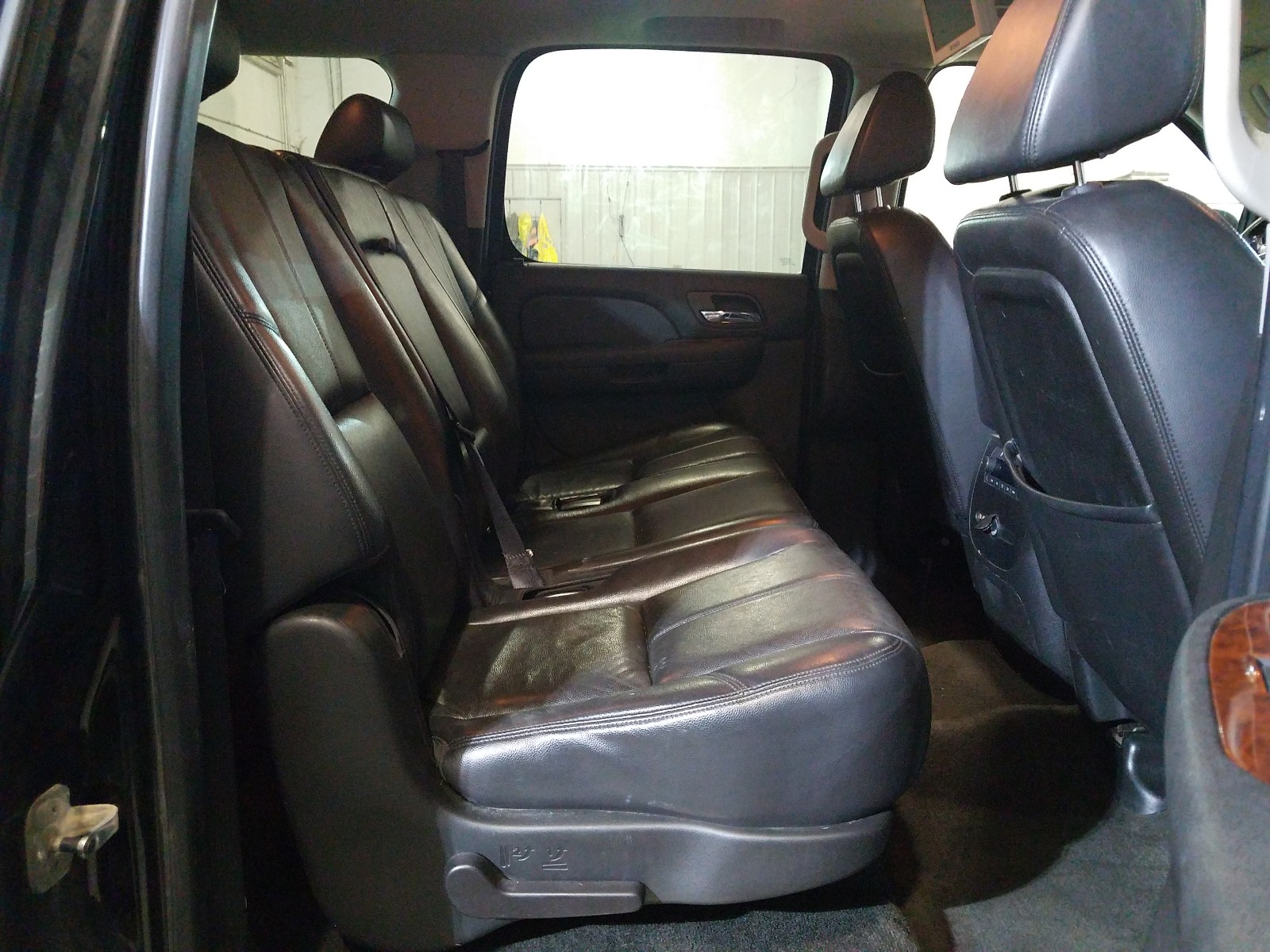 Photo 6 from auction – 2008 CHEVROLET SUBURBAN K with VIN 3GNFK16358G114327