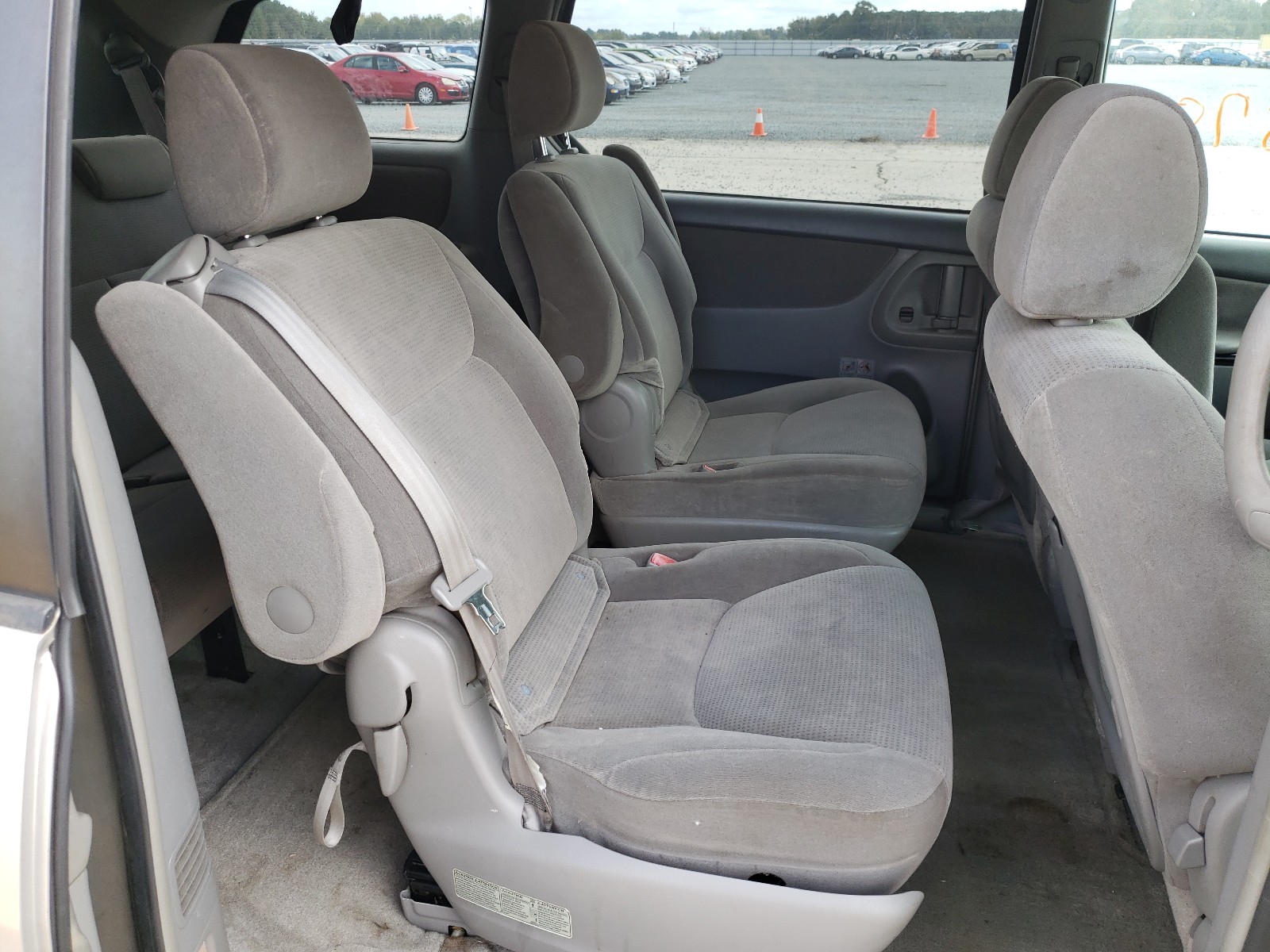 Photo 6 from auction – 2005 TOYOTA SIENNA CE with VIN 5TDZA23C45S244132