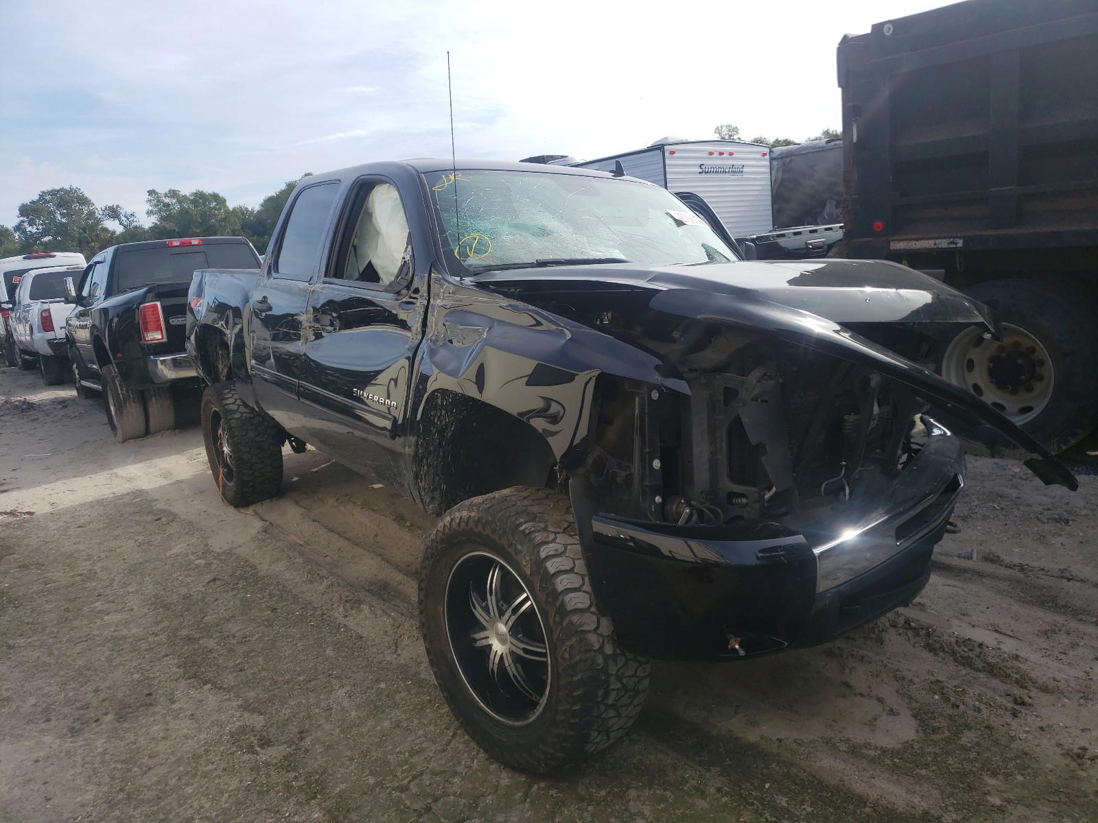 CHEVROLET SILVERADO 2011 with VIN 3GCPKSE35BG245060 - Photo from auction