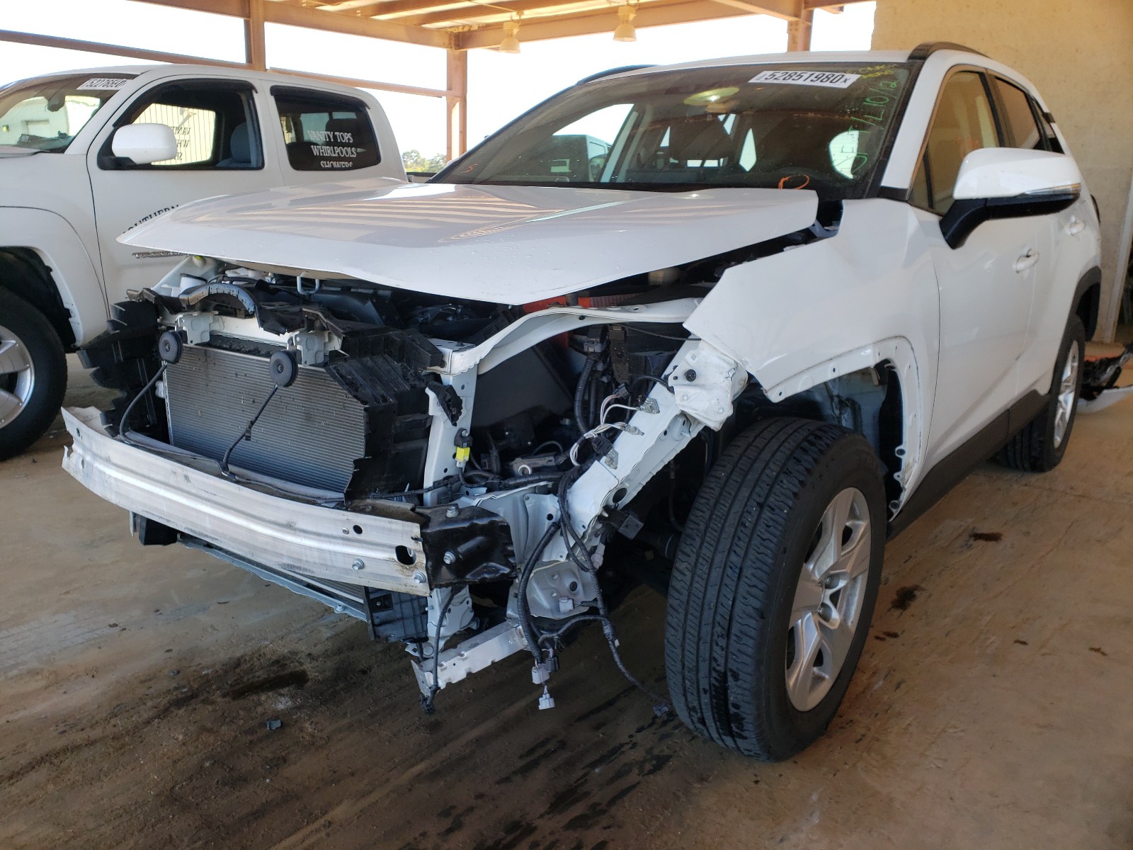 Photo 2 from auction – 2019 TOYOTA RAV4 XLE with VIN JTMW1RFV3KD002612