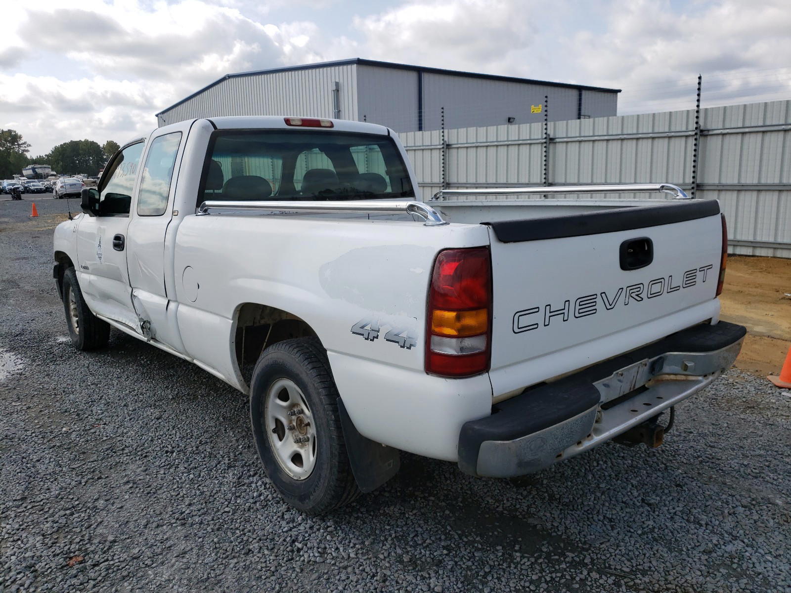 Photo 3 from auction – 2002 CHEVROLET SILVERADO with VIN 1GCEK19T72E280363