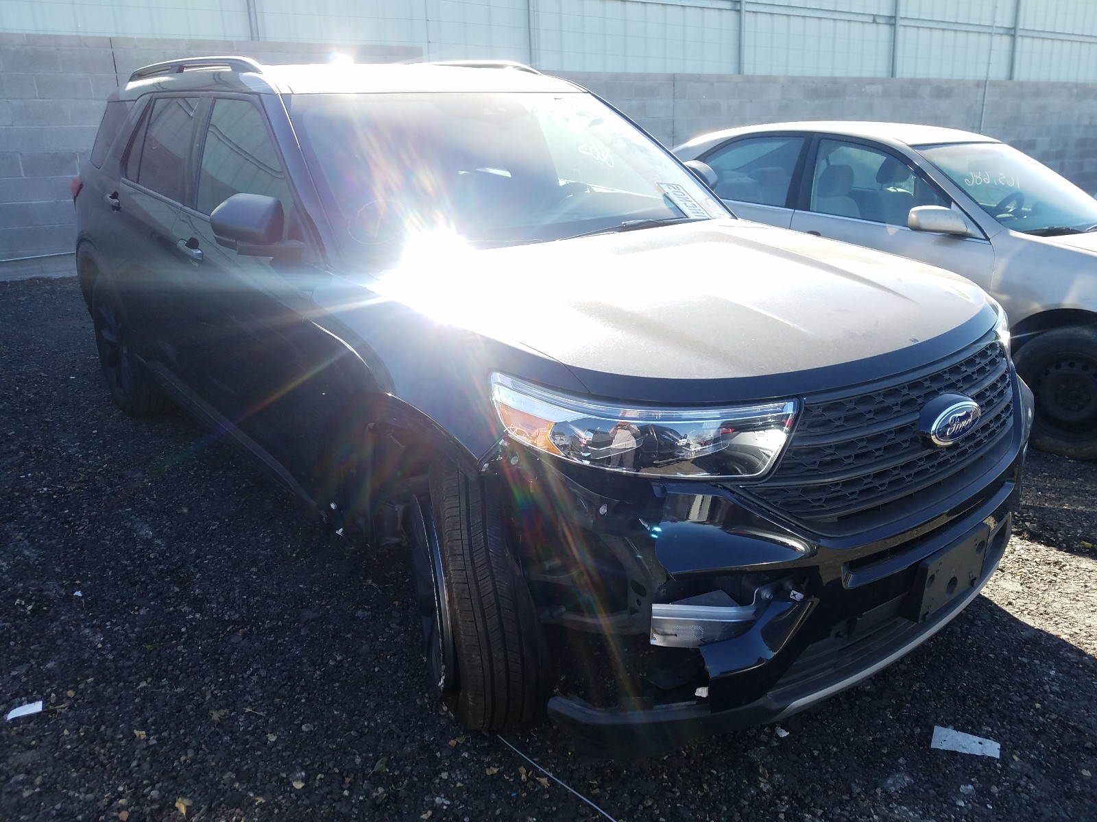 FORD EXPLORER X 2020 with VIN 1FMSK8DH6LGB75216 - Photo from auction