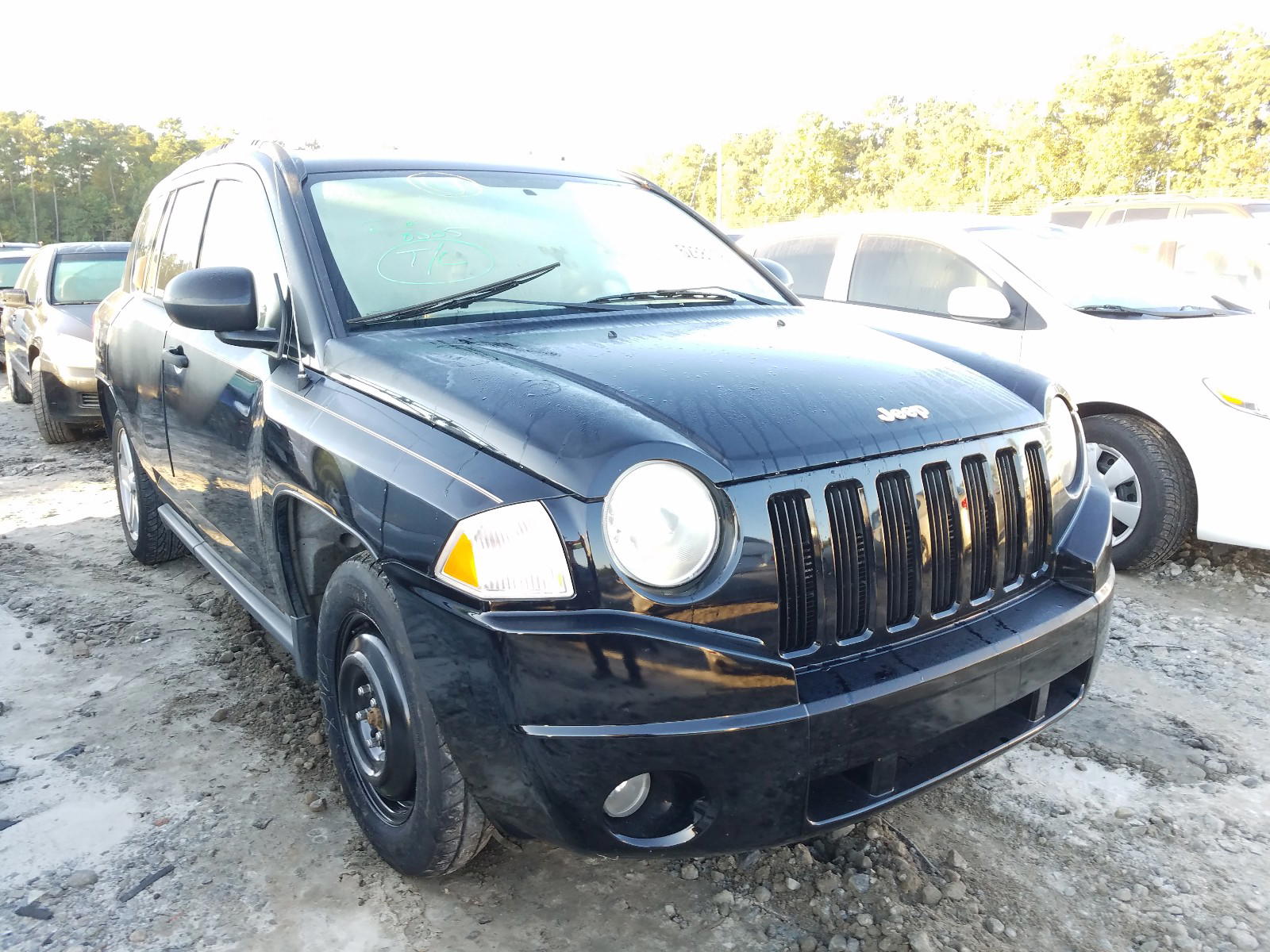 JEEP COMPASS 2007 with VIN 1J8FT47W97D190332 - Photo from auction