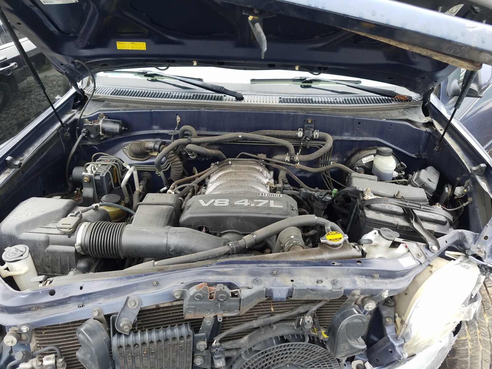 Photo 7 from auction – 2004 TOYOTA SEQUOIA SR with VIN 5TDZT34A34S216818