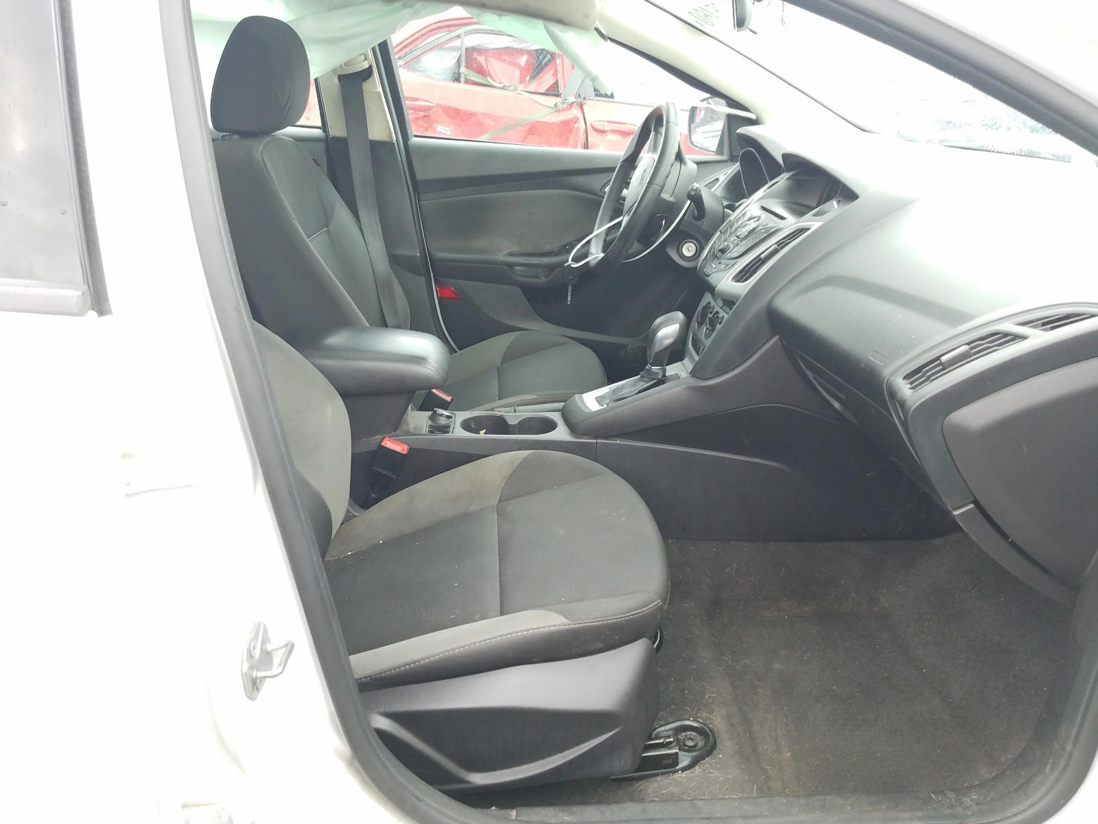 Photo 5 from auction – 2014 FORD FOCUS SE with VIN 1FADP3K29EL322791