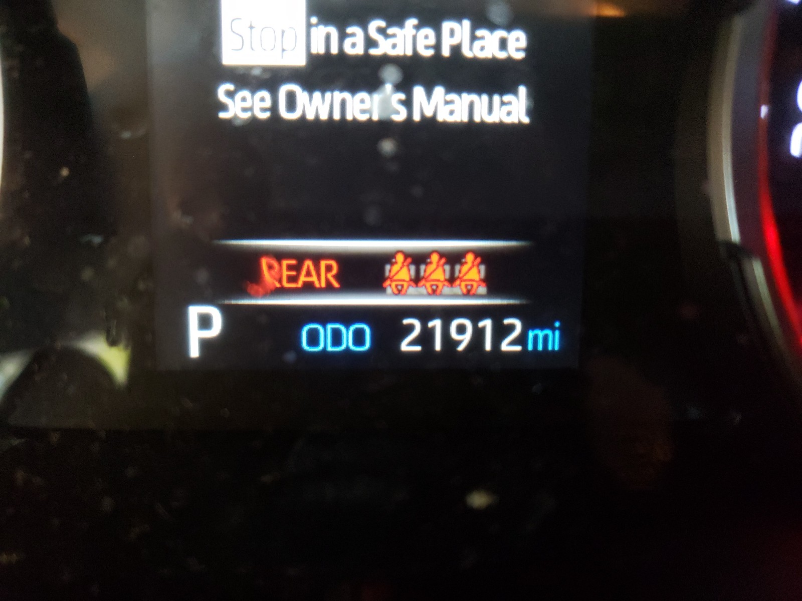 Photo 8 from auction – 2019 TOYOTA RAV4 XLE with VIN JTMW1RFV3KD002612