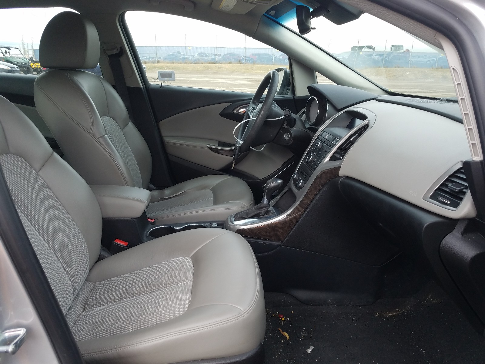 Photo 5 from auction – 2017 BUICK VERANO with VIN 1G4P15SK1H4115648