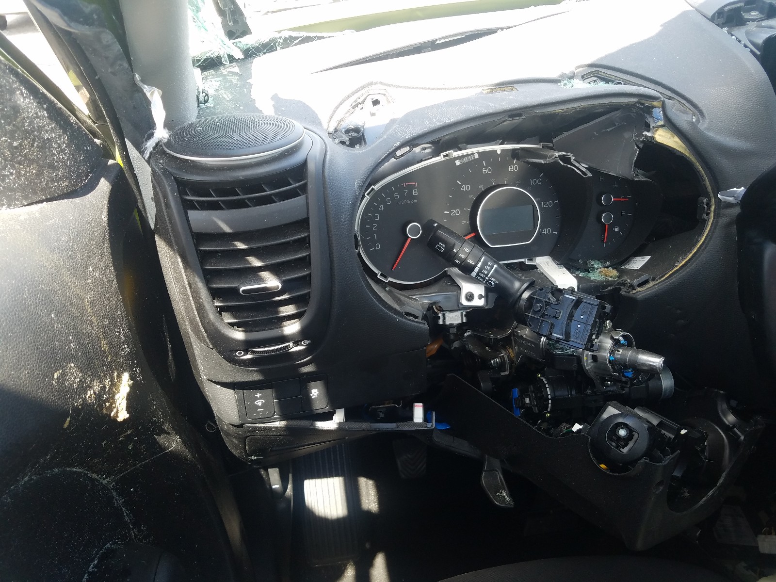 Photo 8 from auction – 2018 KIA SOUL with VIN KNDJN2A2XJ7897080