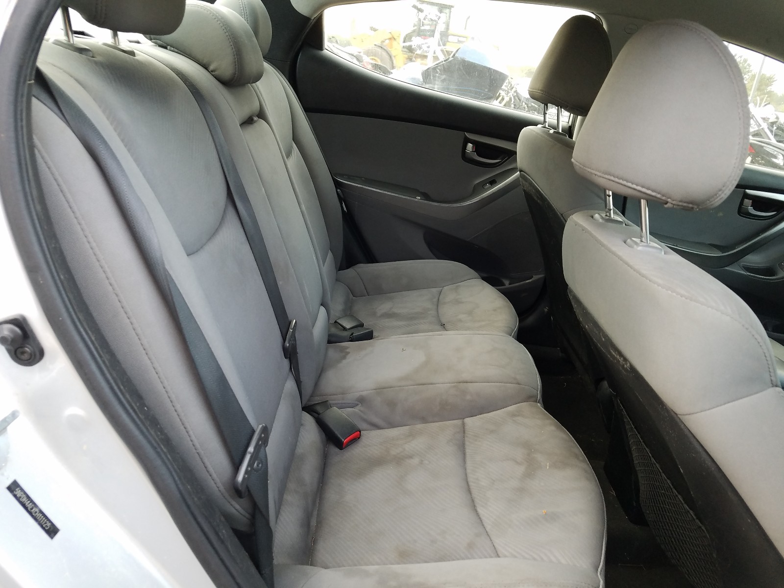 Photo 6 from auction – 2012 HYUNDAI ELANTRA GL with VIN 5NPDH4AEXCH111125
