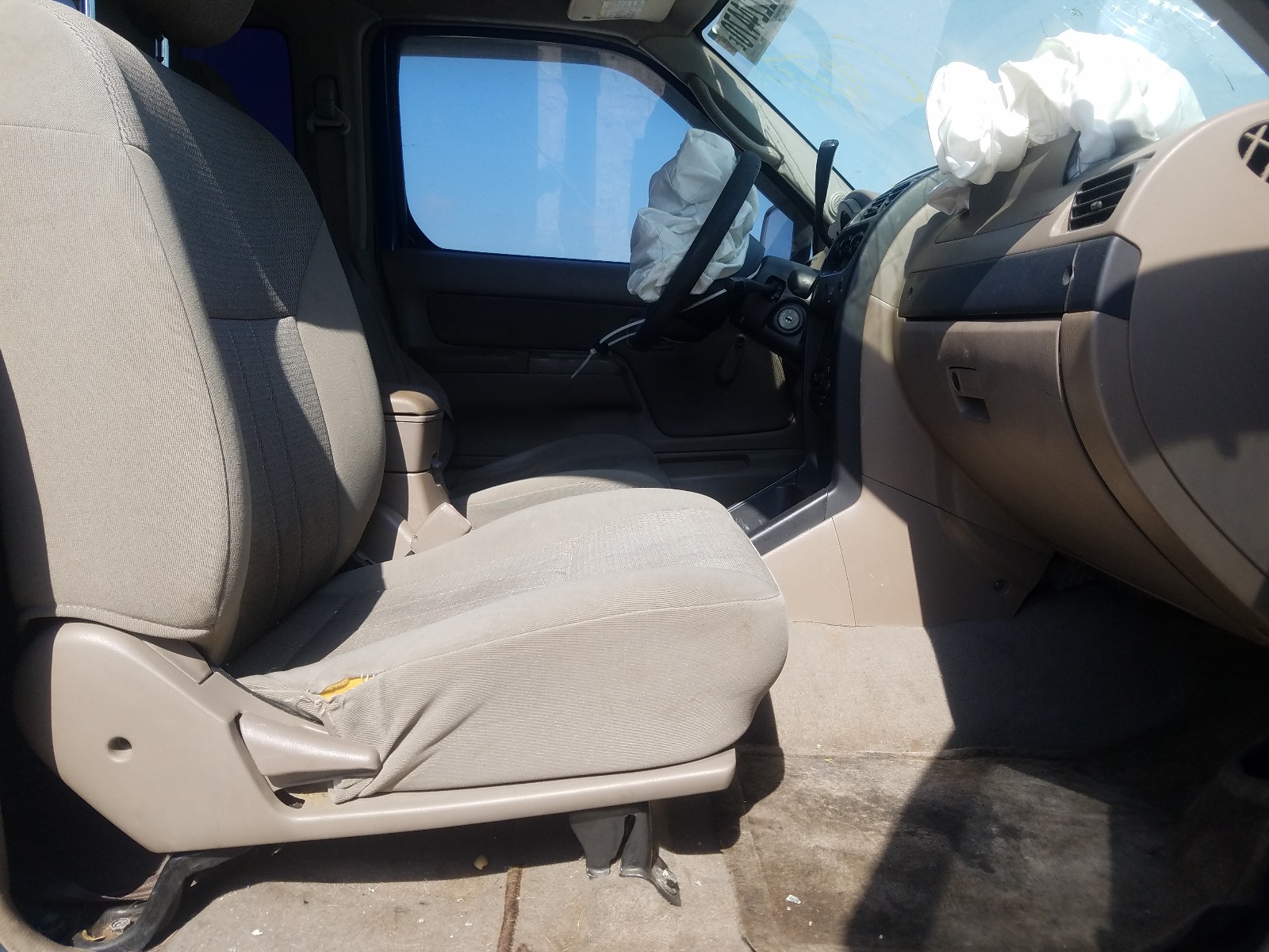 Photo 5 from auction – 2003 NISSAN FRONTIER K with VIN 1N6DD26T83C417773