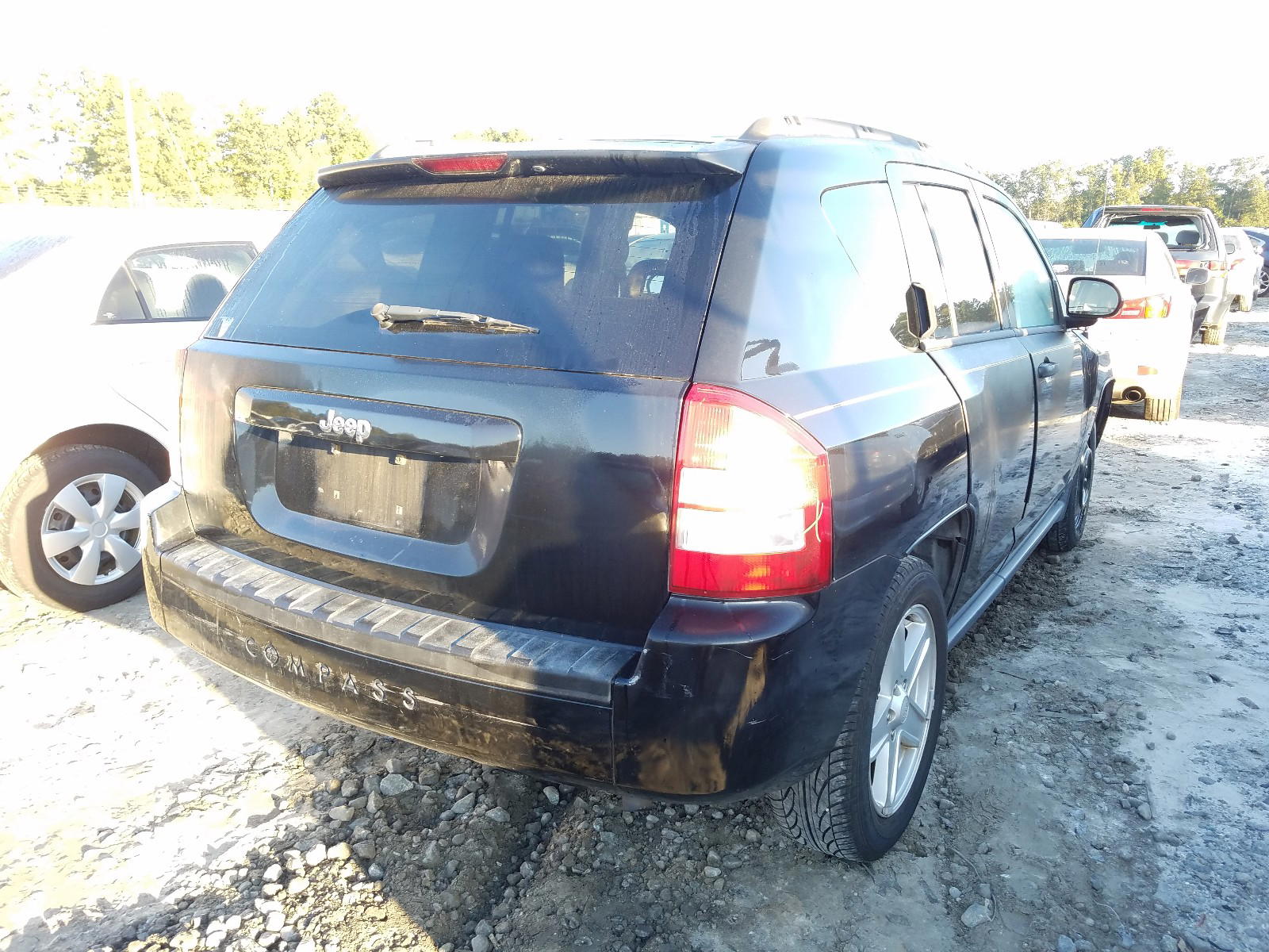 Photo 4 from auction – 2007 JEEP COMPASS with VIN 1J8FT47W97D190332