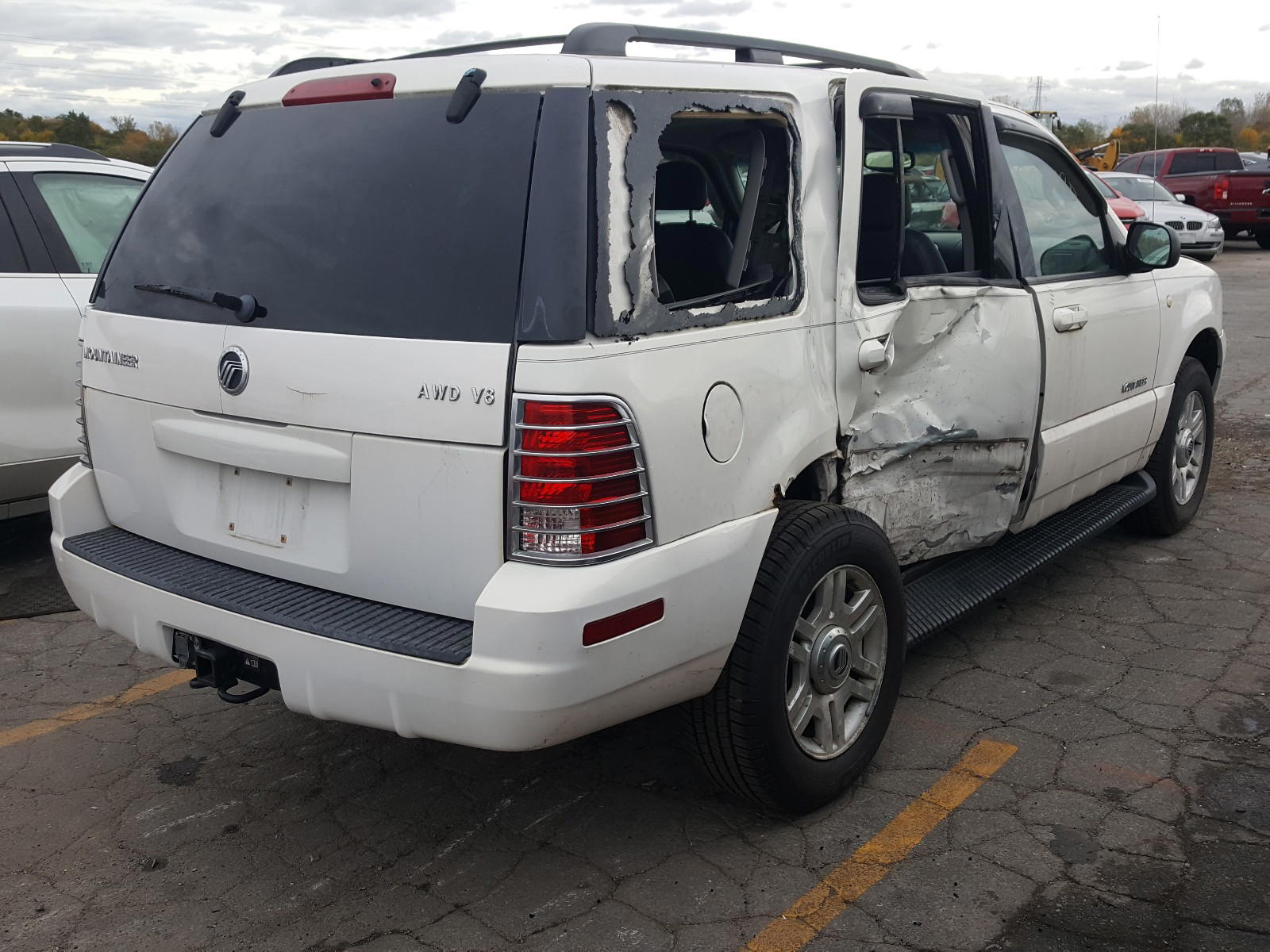 Photo 4 from auction – 2002 MERCURY MOUNTAINEE with VIN 4M2ZU86W42ZJ36825