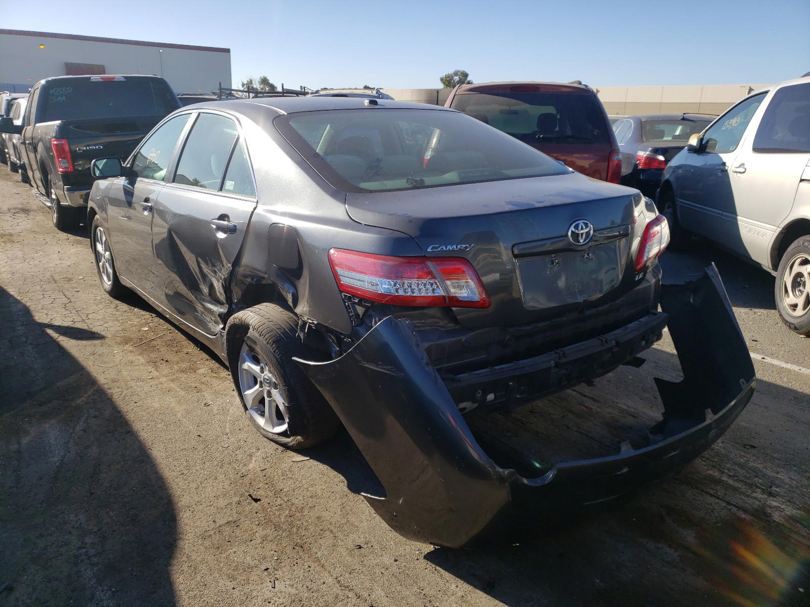 Photo 3 from auction – 2011 TOYOTA CAMRY BASE with VIN 4T1BF3EK0BU618526