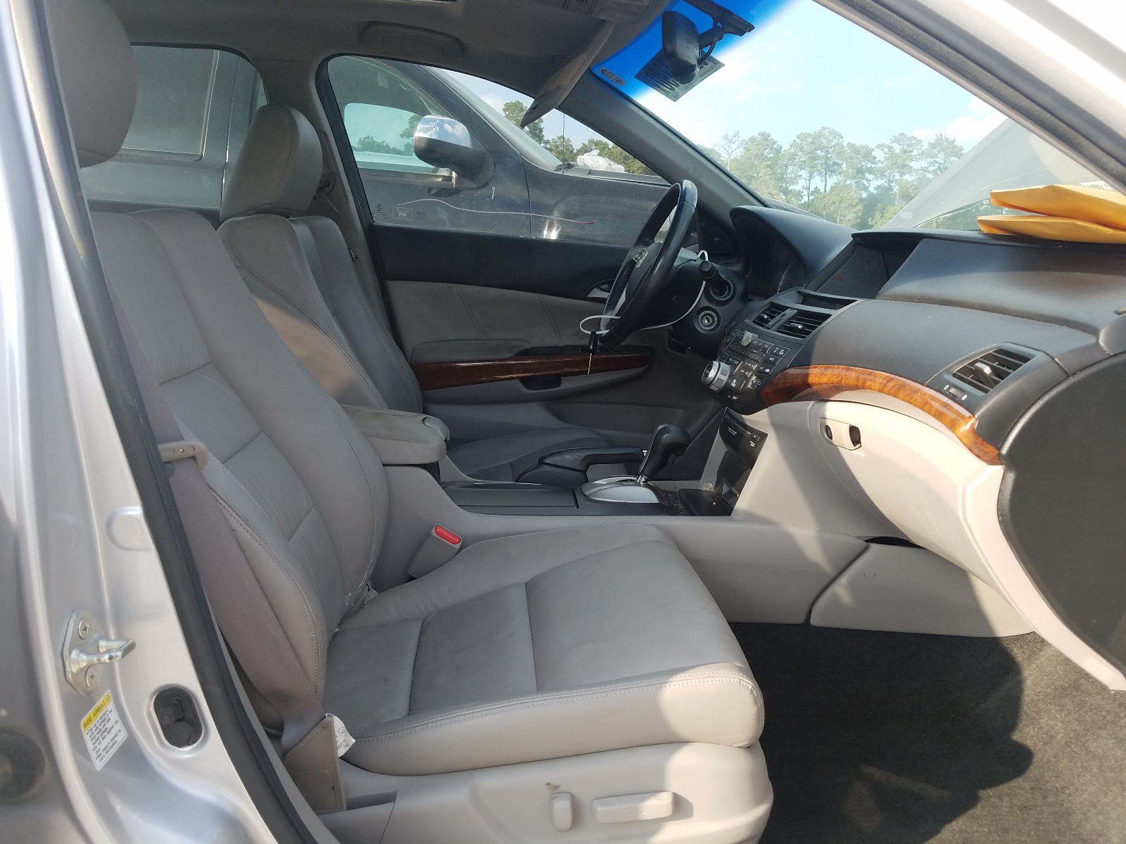 Photo 5 from auction – 2012 HONDA ACCORD EXL with VIN 1HGCP2F83CA081688