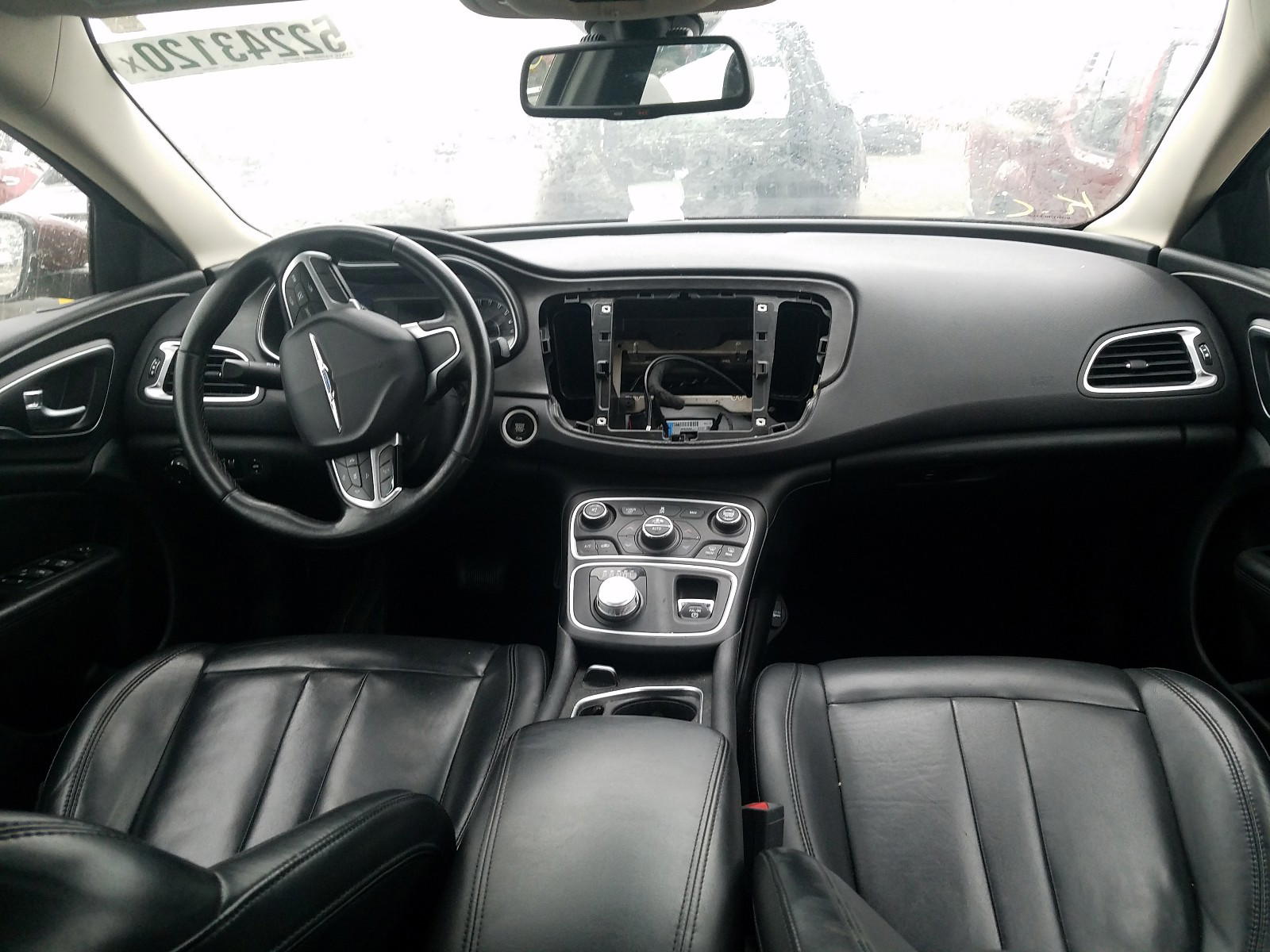 Photo 9 from auction – 2017 CHRYSLER 200 LIMITE with VIN 1C3CCCABXHN505813
