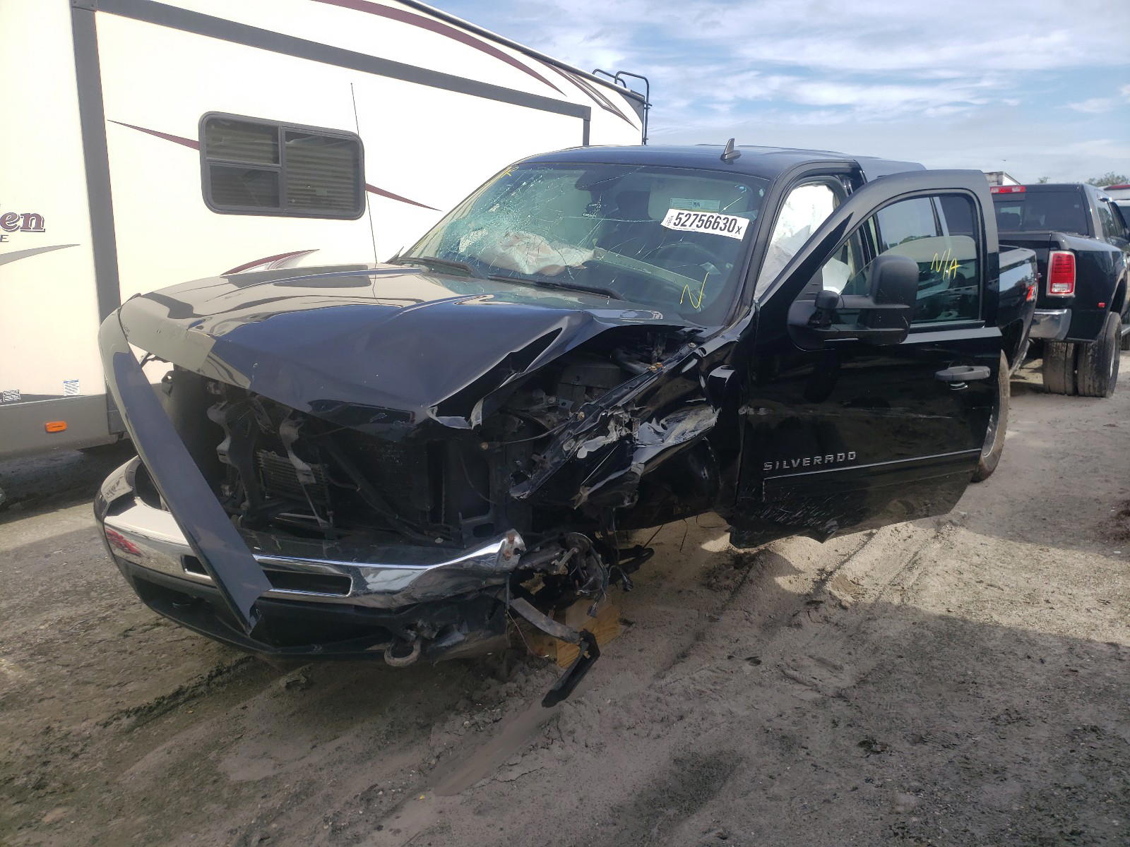 Photo 2 from auction – 2011 CHEVROLET SILVERADO with VIN 3GCPKSE35BG245060