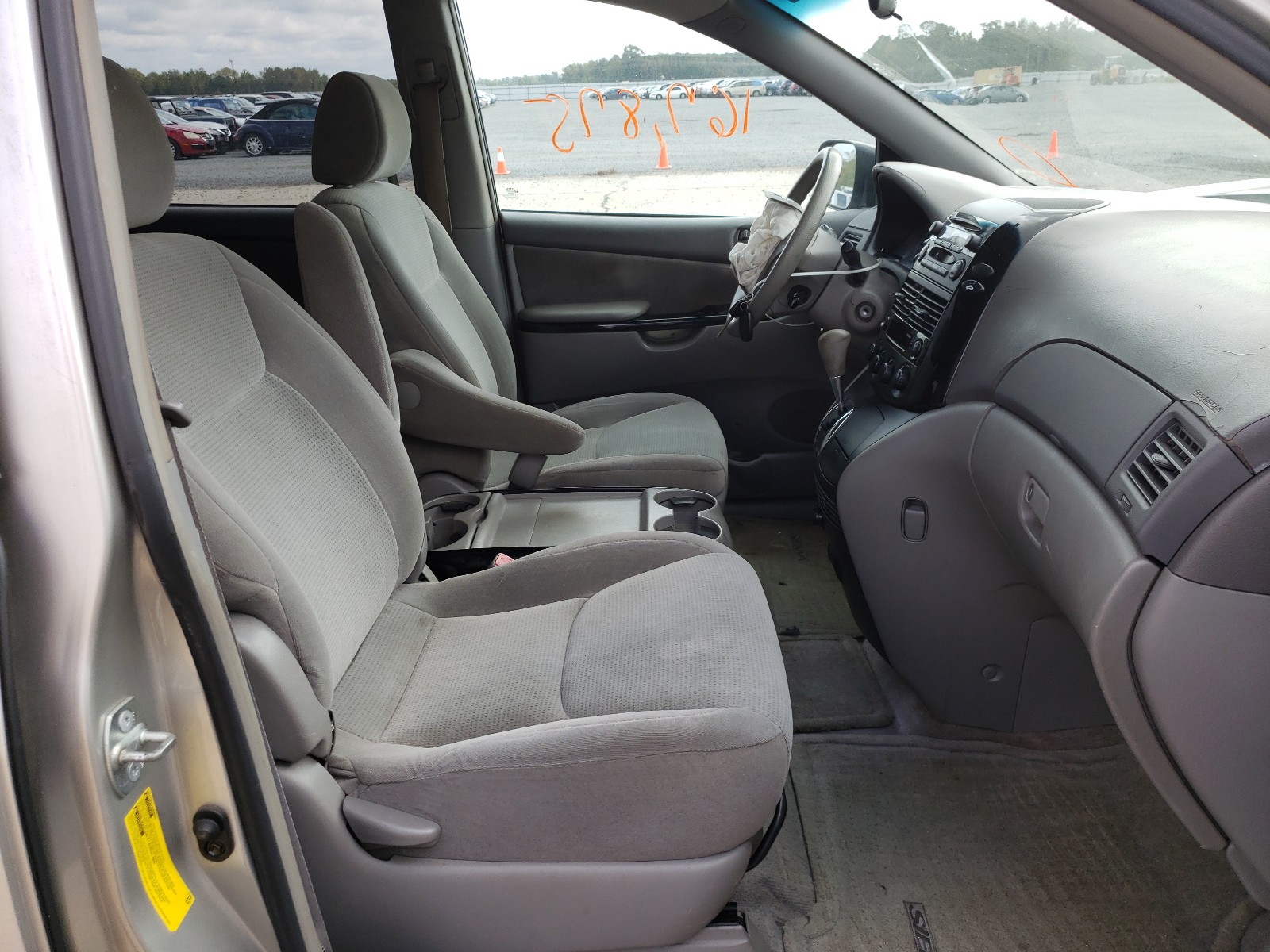 Photo 5 from auction – 2005 TOYOTA SIENNA CE with VIN 5TDZA23C45S244132