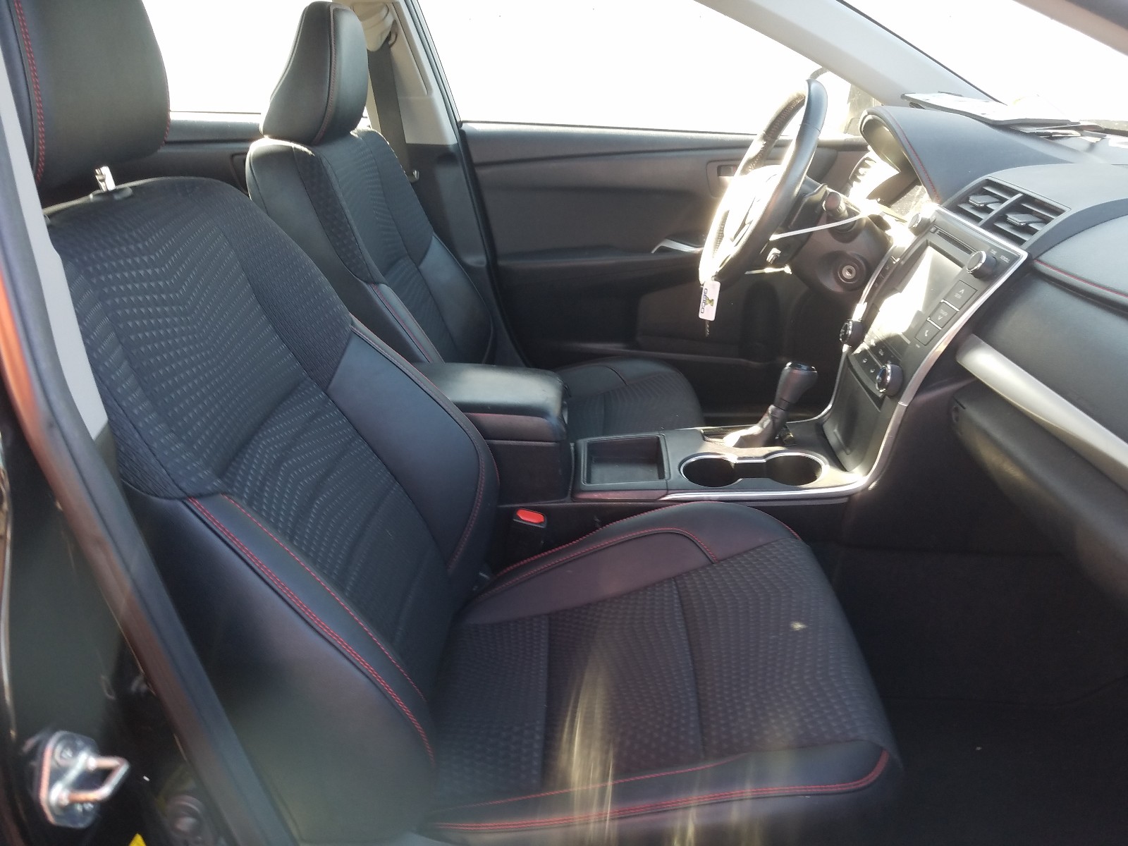 Photo 5 from auction – 2015 TOYOTA CAMRY LE with VIN 4T1BF1FK5FU071181