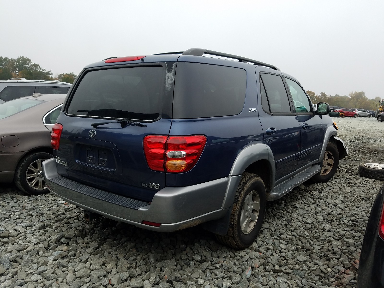 Photo 4 from auction – 2004 TOYOTA SEQUOIA SR with VIN 5TDZT34A34S216818