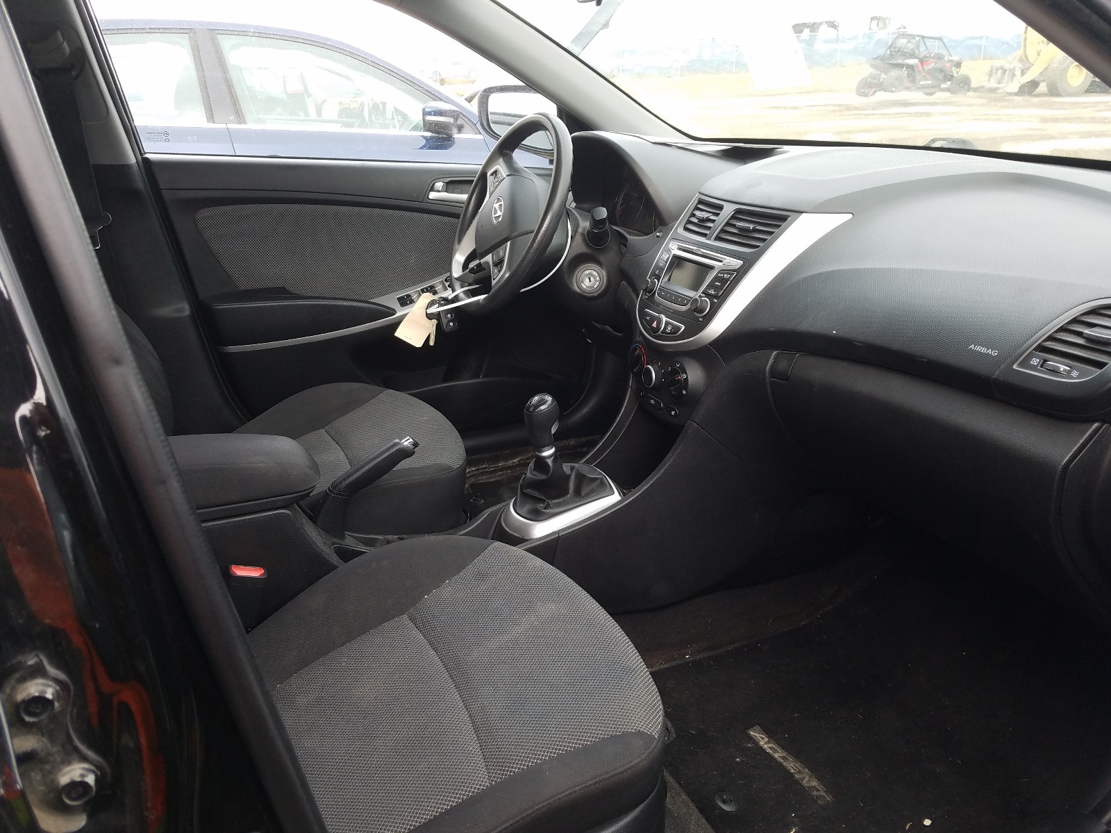 Photo 5 from auction – 2014 HYUNDAI ACCENT GLS with VIN KMHCT5AE4EU143914