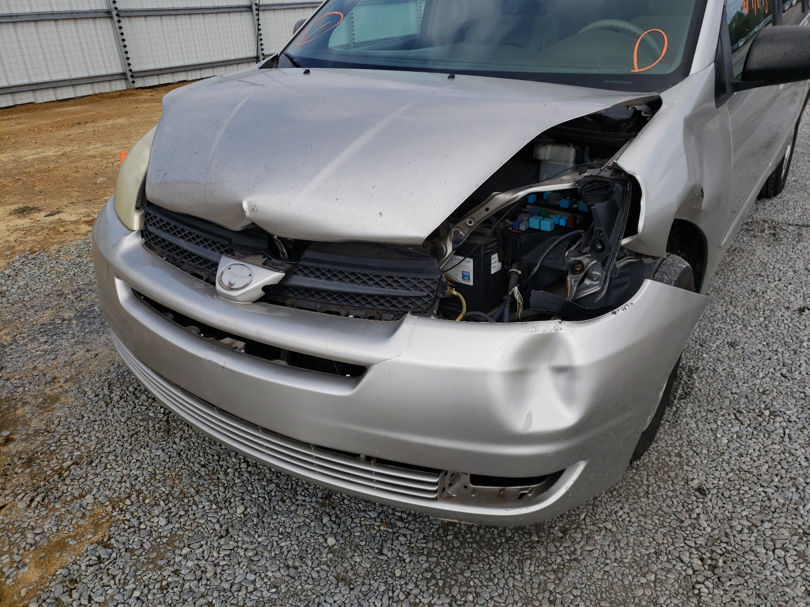 Photo 9 from auction – 2005 TOYOTA SIENNA CE with VIN 5TDZA23C45S244132