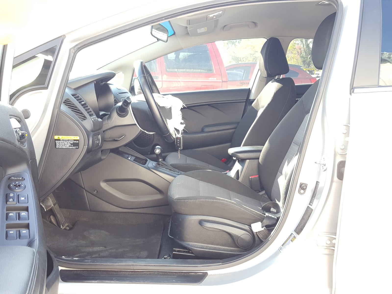 Photo 5 from auction – 2014 KIA FORTE EX with VIN KNAFX4A81E5045697