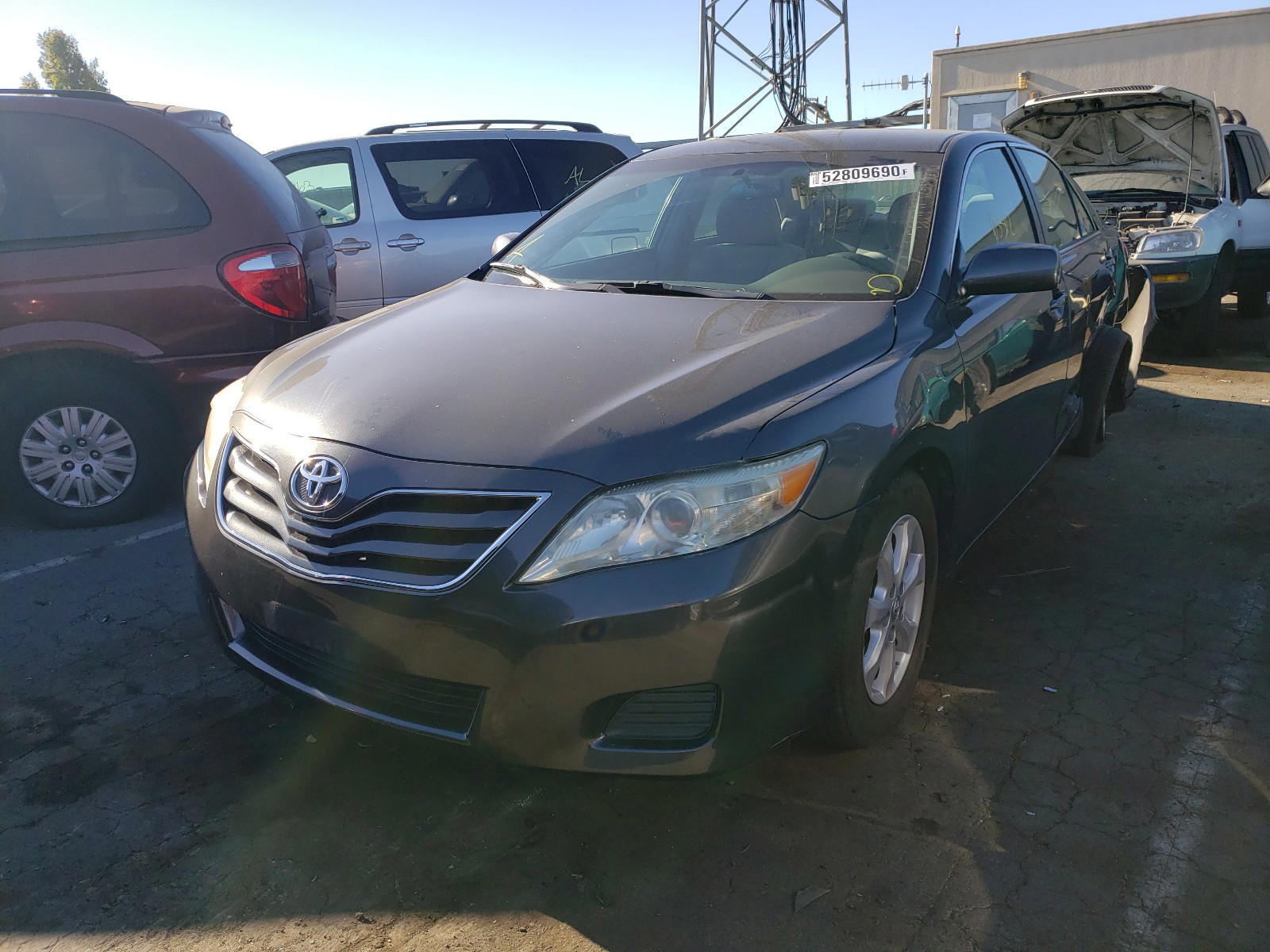 Photo 2 from auction – 2011 TOYOTA CAMRY BASE with VIN 4T1BF3EK0BU618526