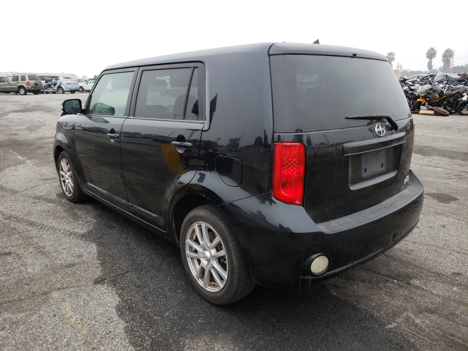 Photo 3 from auction – 2008 TOYOTA SCION with VIN JTLKE50EX81053835