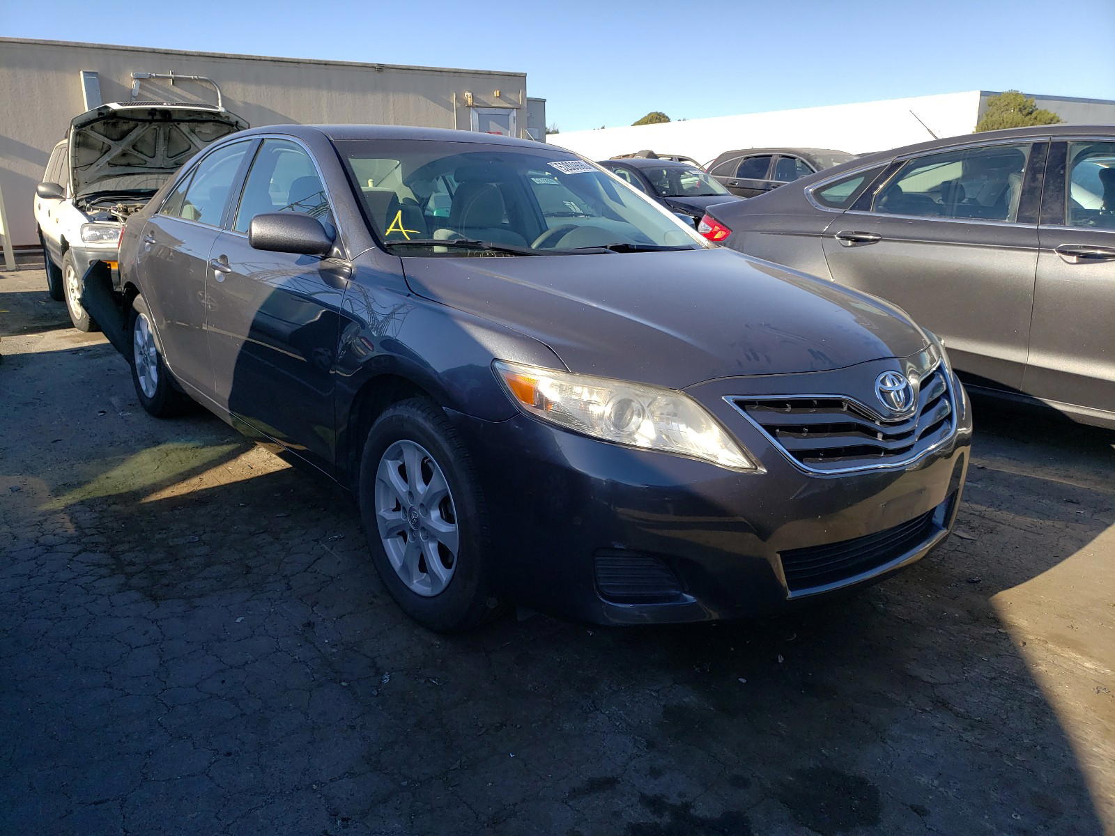 TOYOTA CAMRY BASE 2011 with VIN 4T1BF3EK0BU618526 - Photo from auction