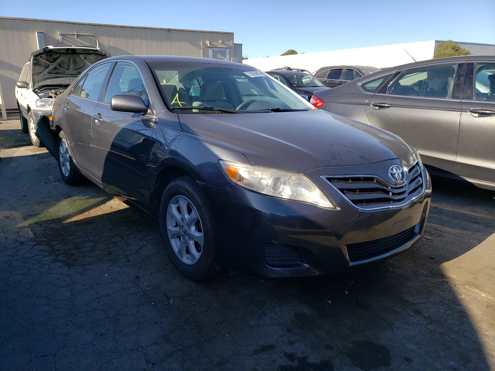 Zdjęcie 1 z aukcji – 2011 TOYOTA CAMRY BASE z VIN 4T1BF3EK0BU618526