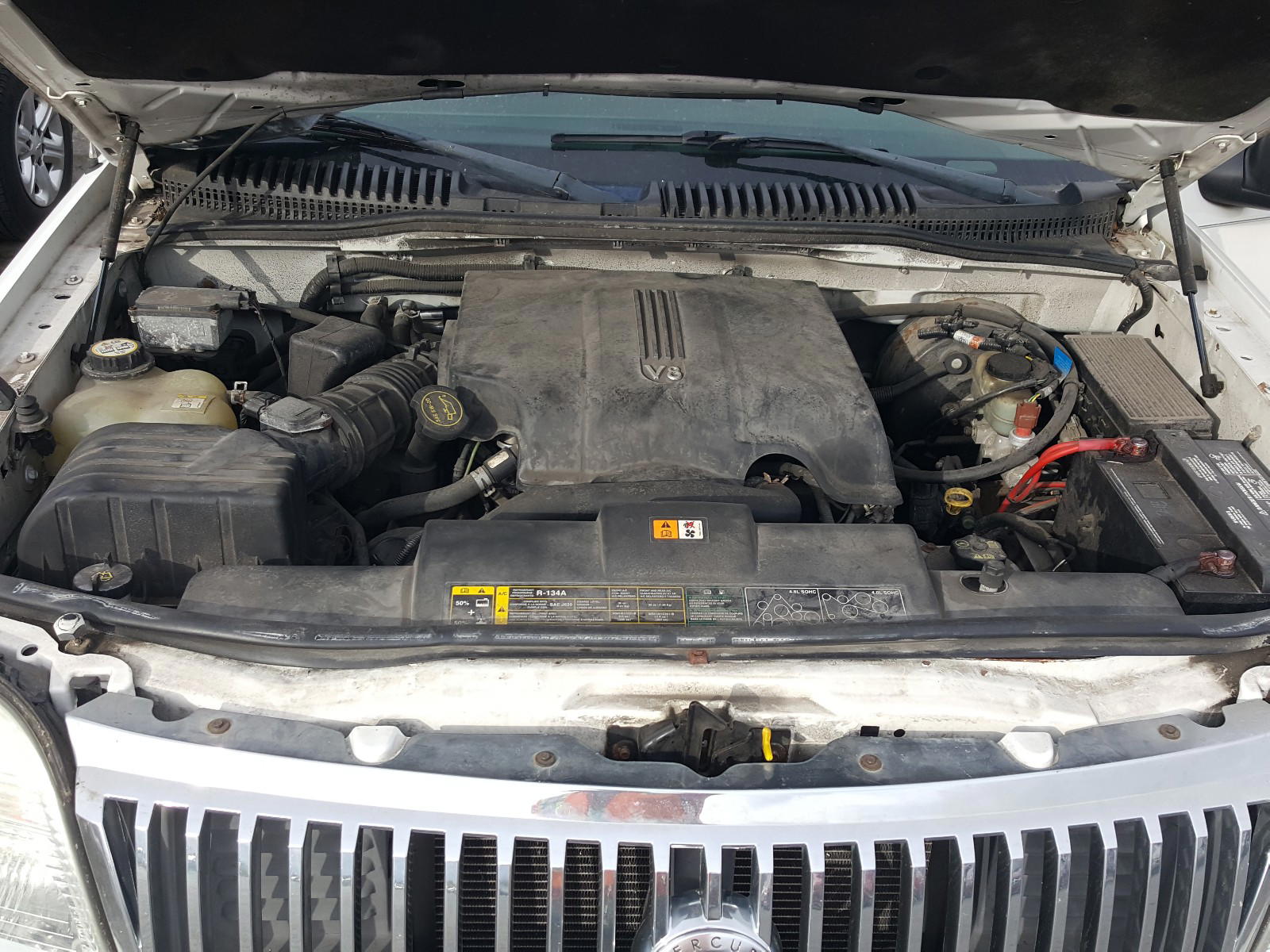 Photo 7 from auction – 2002 MERCURY MOUNTAINEE with VIN 4M2ZU86W42ZJ36825