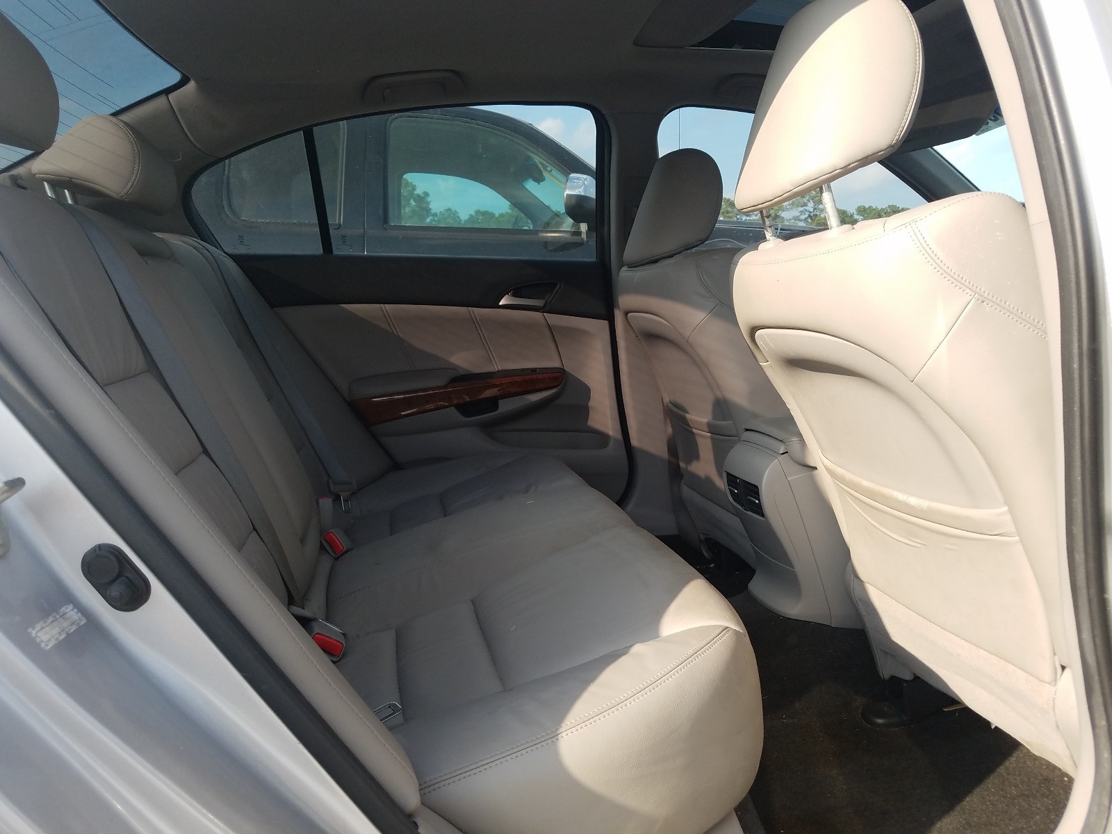 Photo 6 from auction – 2012 HONDA ACCORD EXL with VIN 1HGCP2F83CA081688