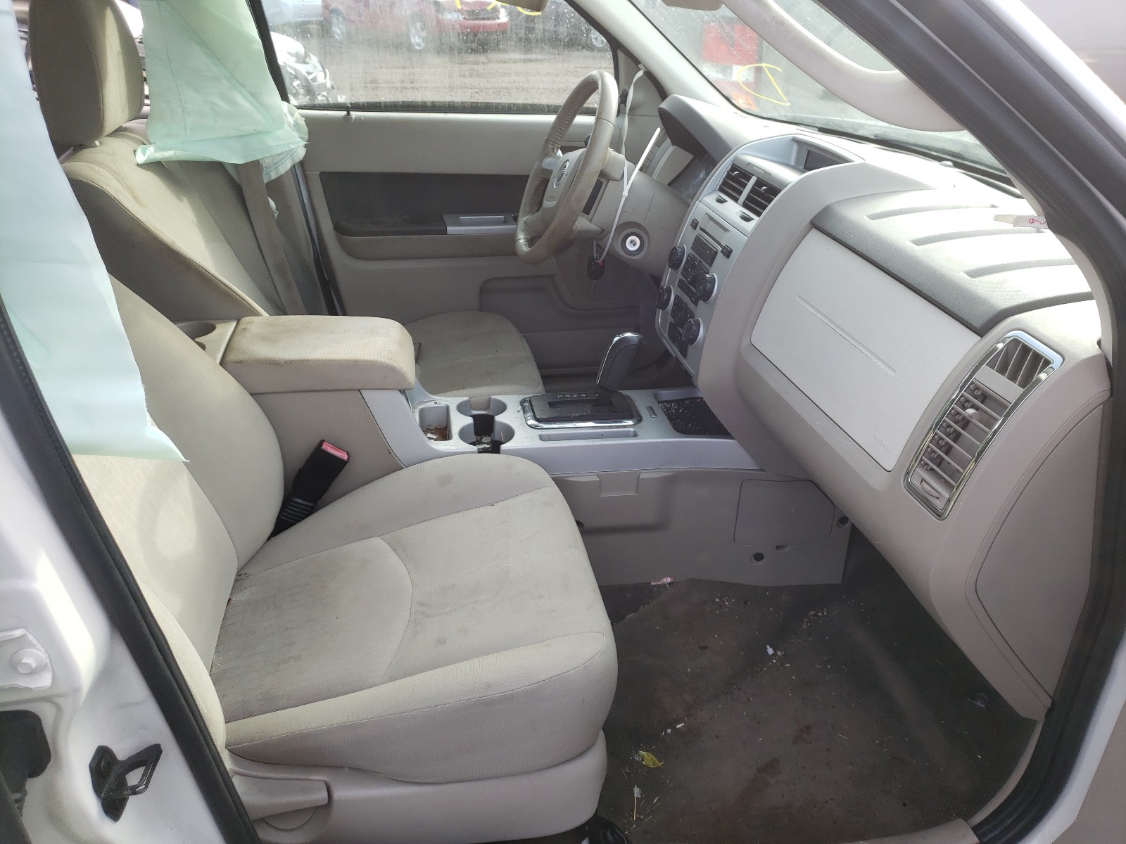 Photo 5 from auction – 2010 MERCURY MARINER with VIN 4M2CN9BG9AKJ17329