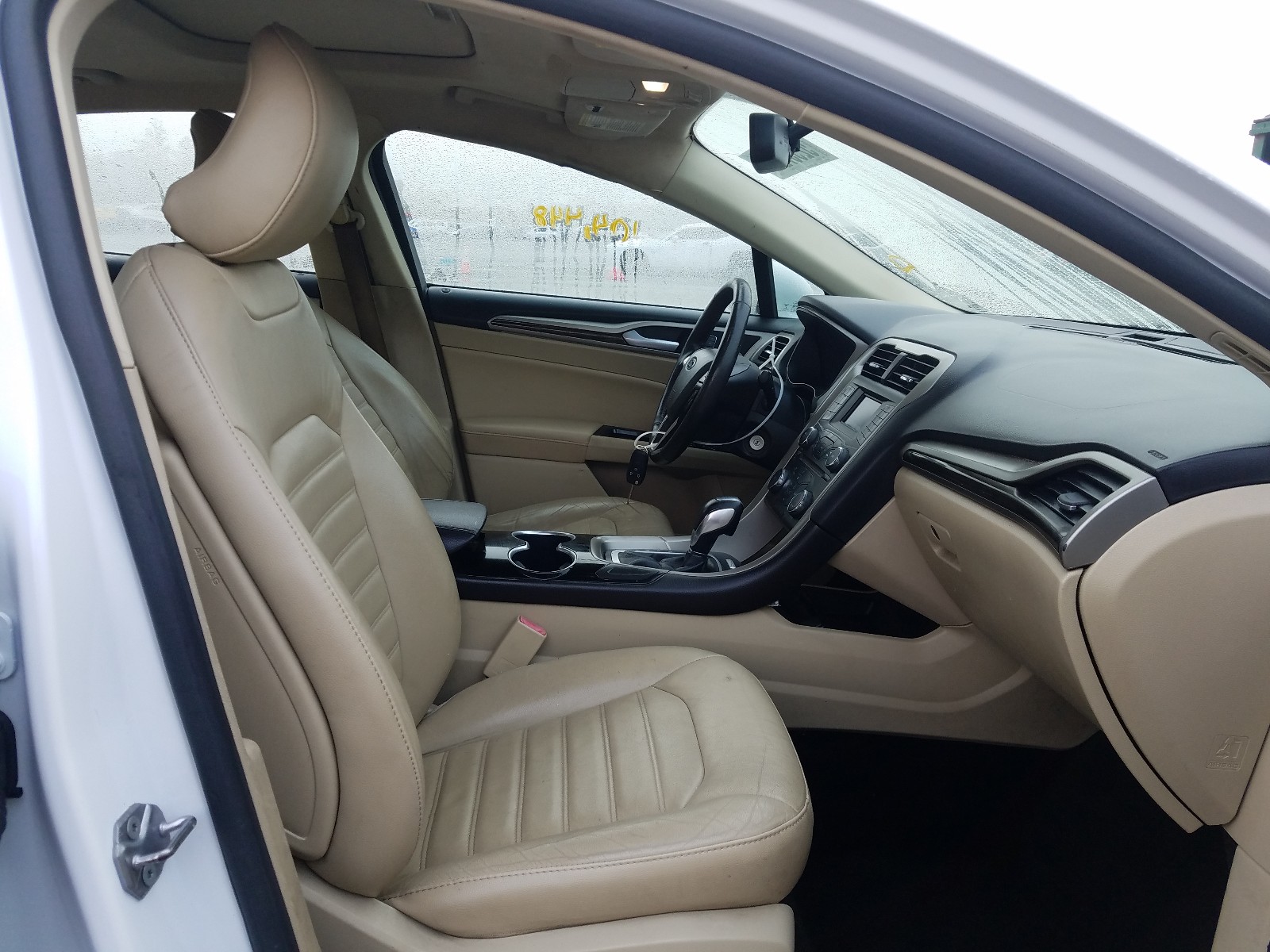 Photo 5 from auction – 2016 FORD FUSION SE with VIN 3FA6P0HD0GR207825