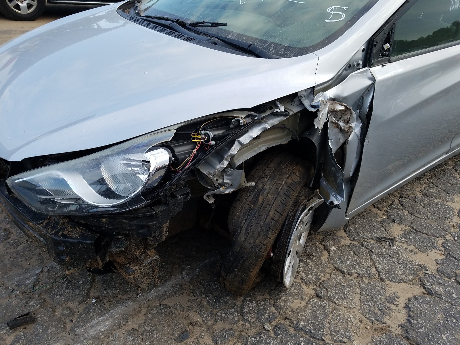 Photo 9 from auction – 2012 HYUNDAI ELANTRA GL with VIN 5NPDH4AEXCH111125