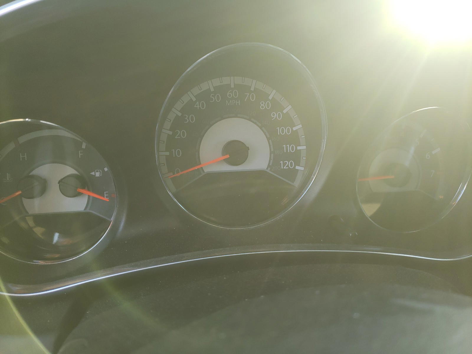Photo 8 from auction – 2013 CHRYSLER 200 TOURIN with VIN 1C3BCBEB0DN755538
