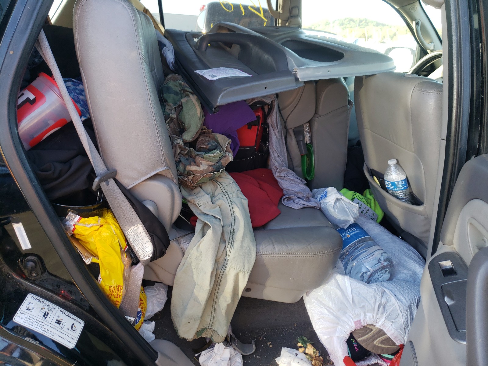 Photo 6 from auction – 2001 TOYOTA SEQUOIA LI with VIN 5TDZT38A11S050918