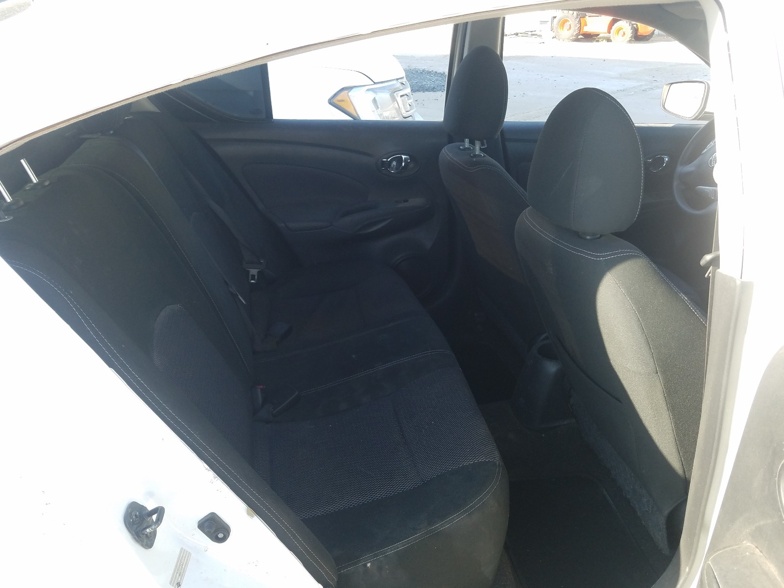 Photo 6 from auction – 2017 NISSAN VERSA S with VIN 3N1CN7AP6HL874244