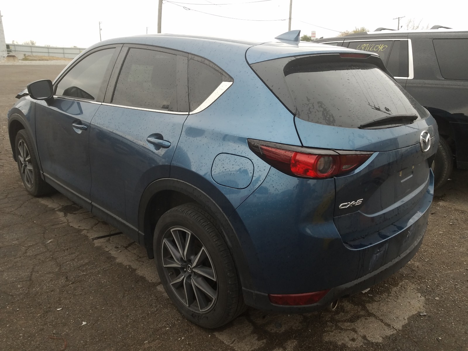 Photo 3 from auction – 2018 MAZDA CX-5 TOURI with VIN JM3KFACM2J1426030