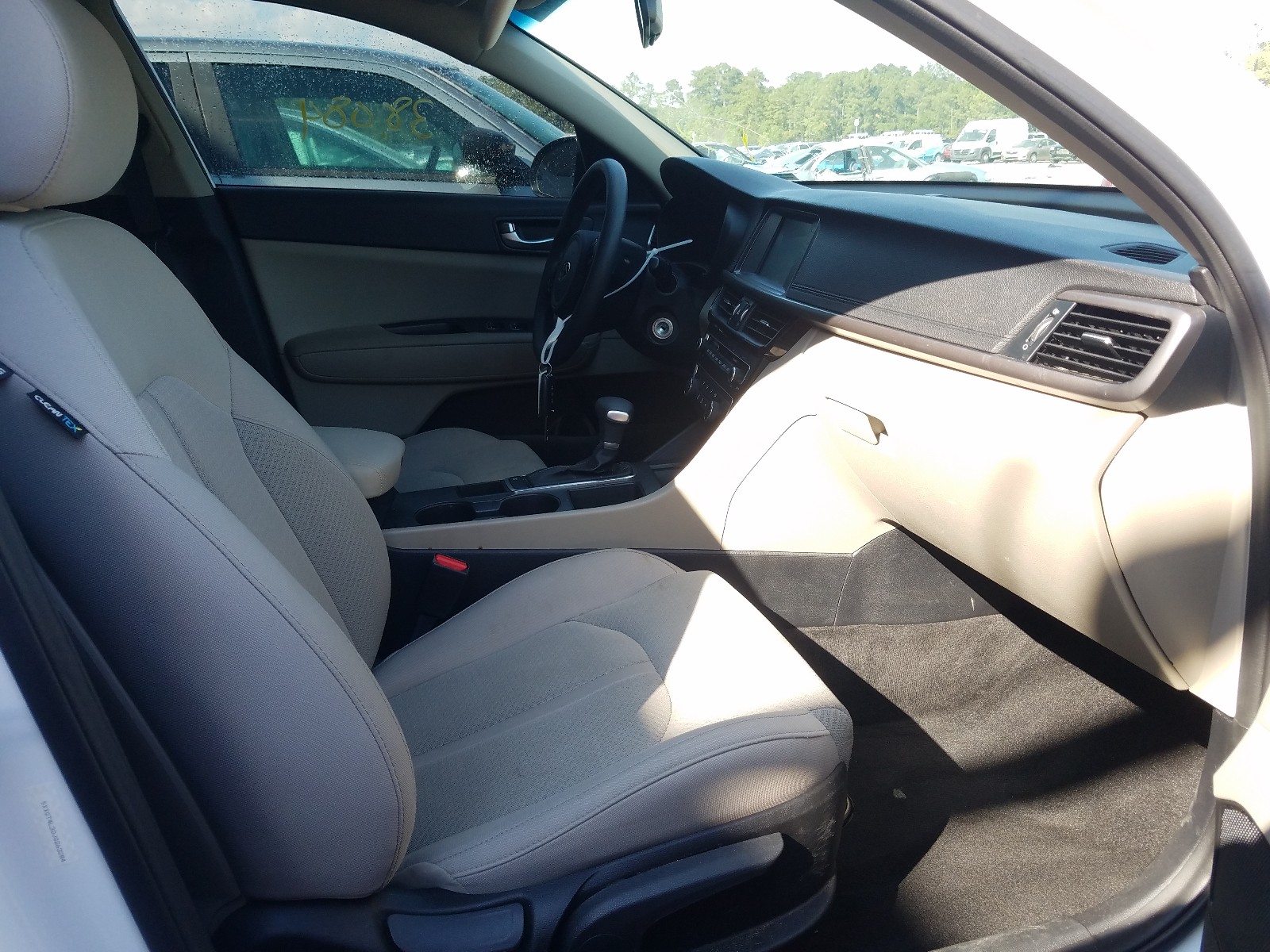 Photo 5 from auction – 2018 KIA OPTIMA LX with VIN 5XXGT4L30JG263284