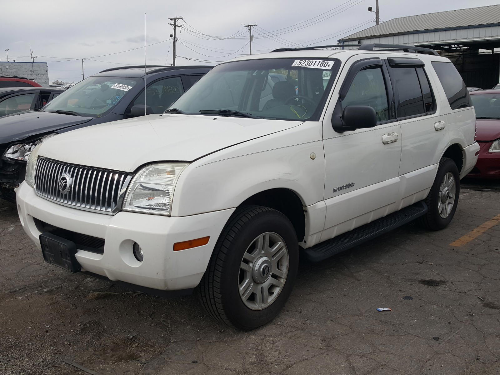 Photo 2 from auction – 2002 MERCURY MOUNTAINEE with VIN 4M2ZU86W42ZJ36825