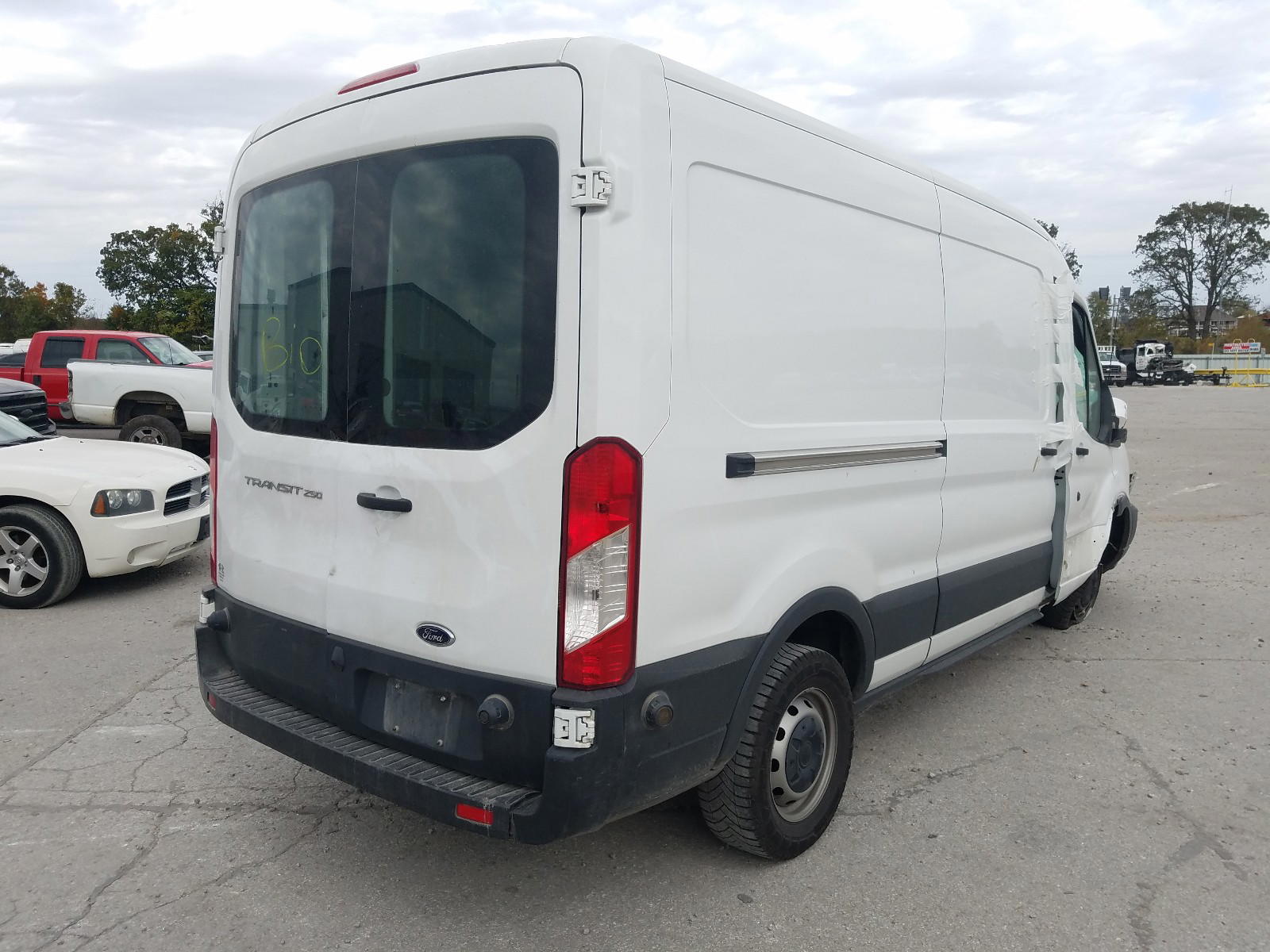 Photo 4 from auction – 2017 FORD TRANSIT T- with VIN 1FTYR2CM3HKB24878