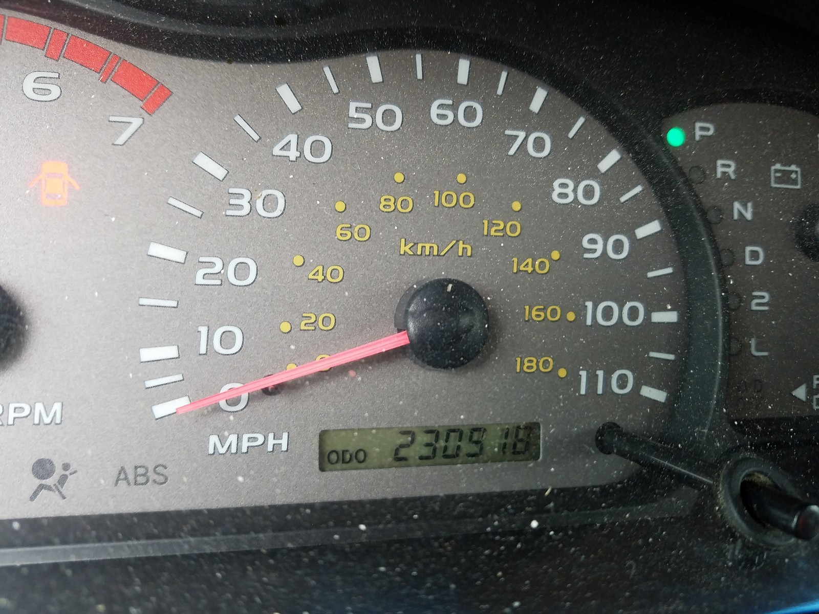 Photo 8 from auction – 2004 TOYOTA SEQUOIA SR with VIN 5TDZT34A34S216818