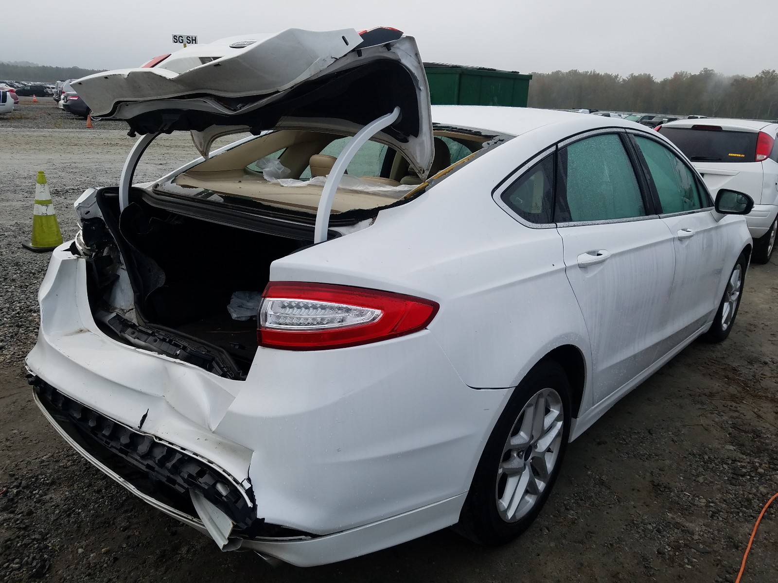 Photo 4 from auction – 2016 FORD FUSION SE with VIN 3FA6P0HD0GR207825