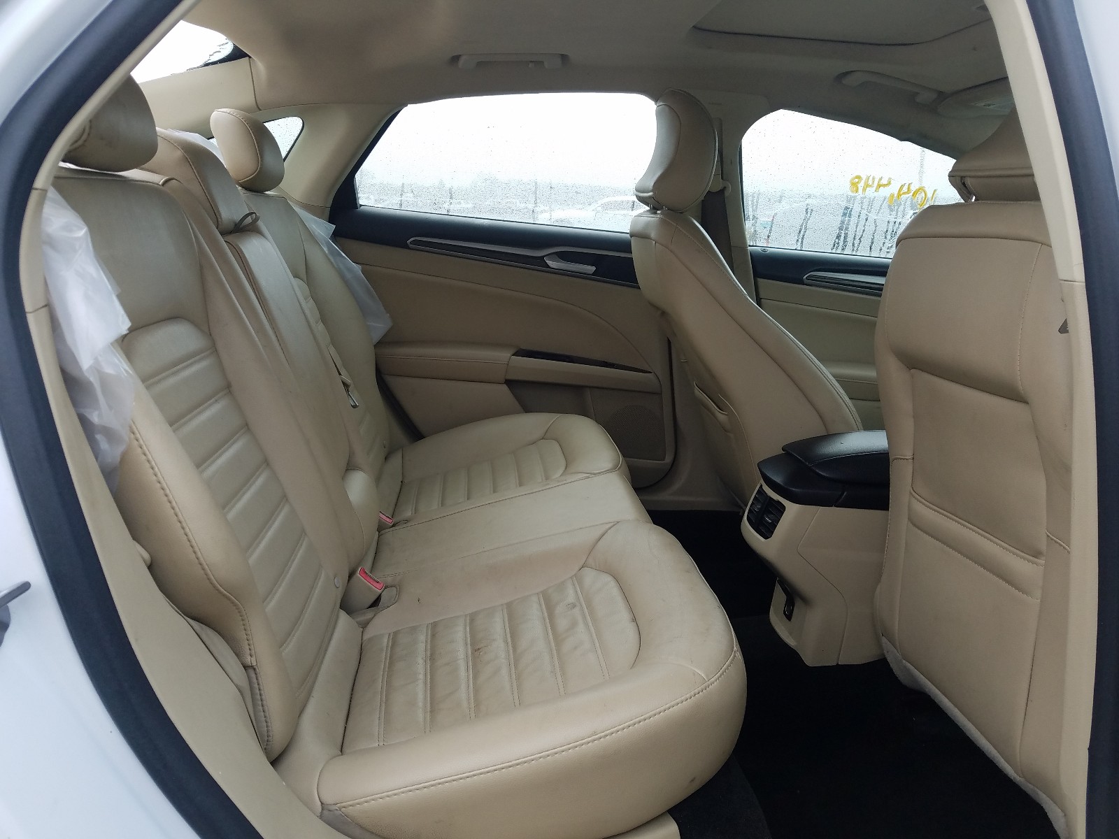 Photo 6 from auction – 2016 FORD FUSION SE with VIN 3FA6P0HD0GR207825
