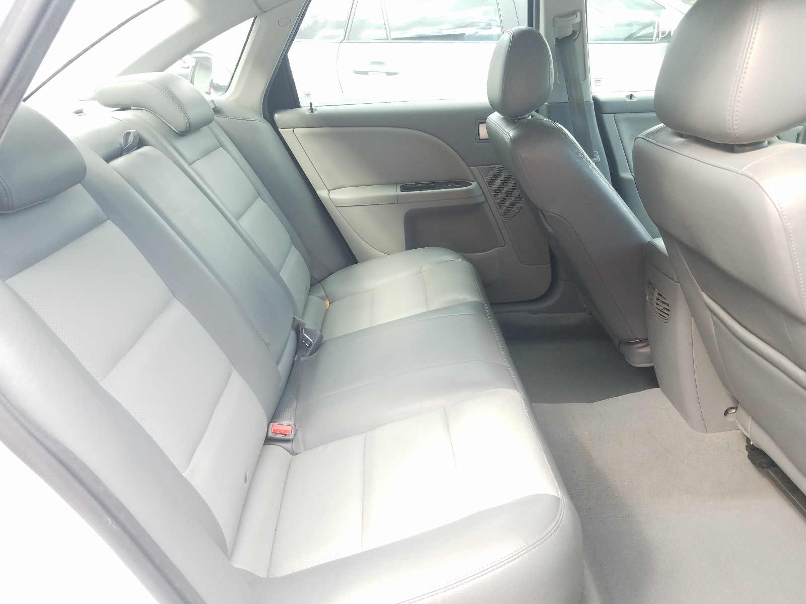 Photo 6 from auction – 2005 MERCURY MONTEGO PR with VIN 1MEFM42185G620829