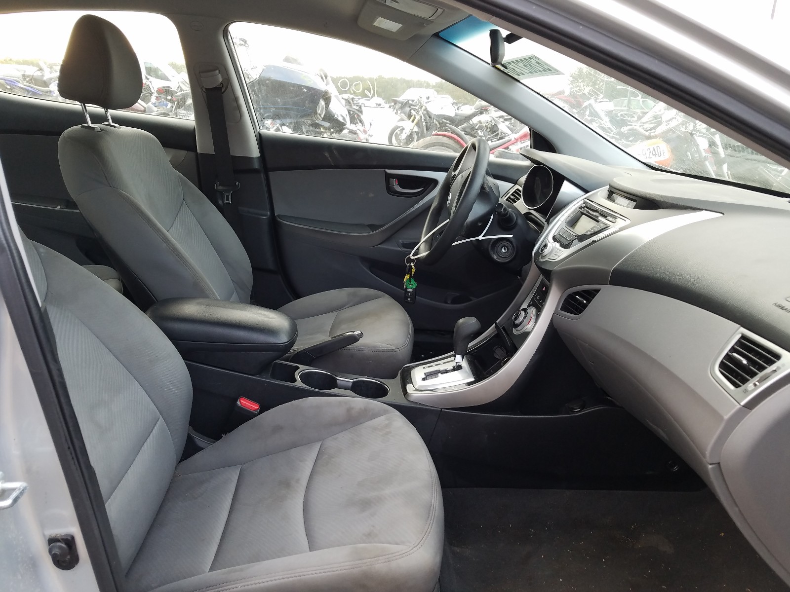Photo 5 from auction – 2012 HYUNDAI ELANTRA GL with VIN 5NPDH4AEXCH111125
