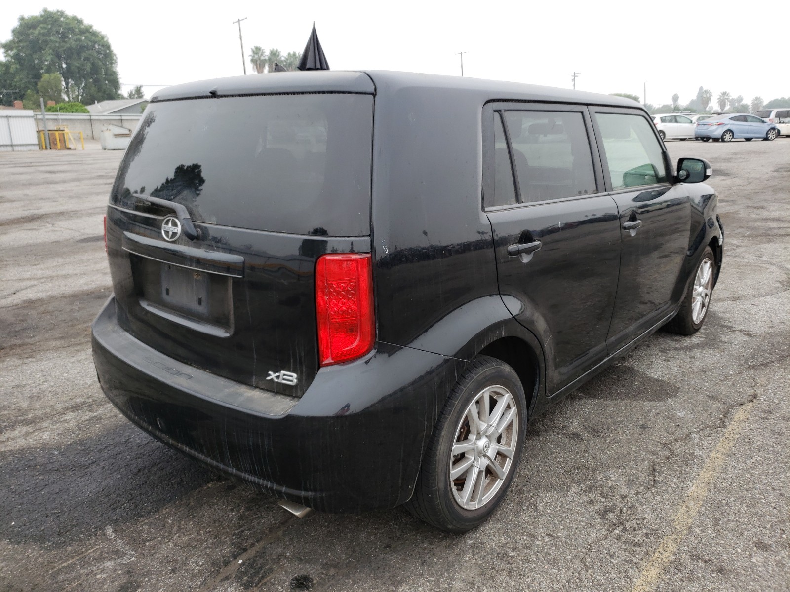 Photo 4 from auction – 2008 TOYOTA SCION with VIN JTLKE50EX81053835