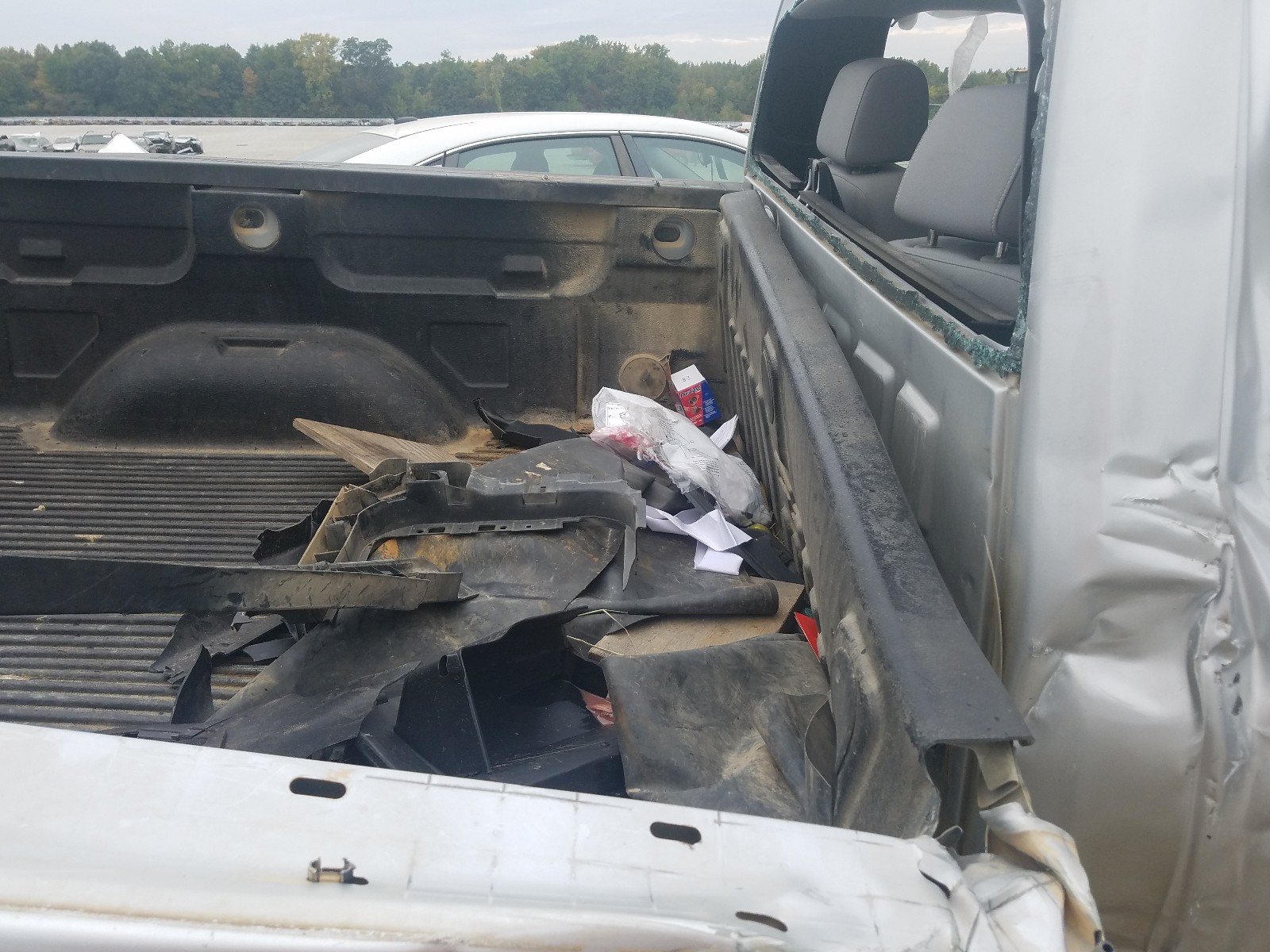 Photo 6 from auction – 2015 CHEVROLET SILVERADO with VIN 1GCNCPEH7FZ431637