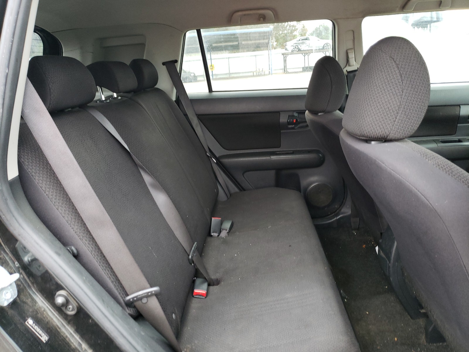 Photo 6 from auction – 2008 TOYOTA SCION with VIN JTLKE50EX81053835